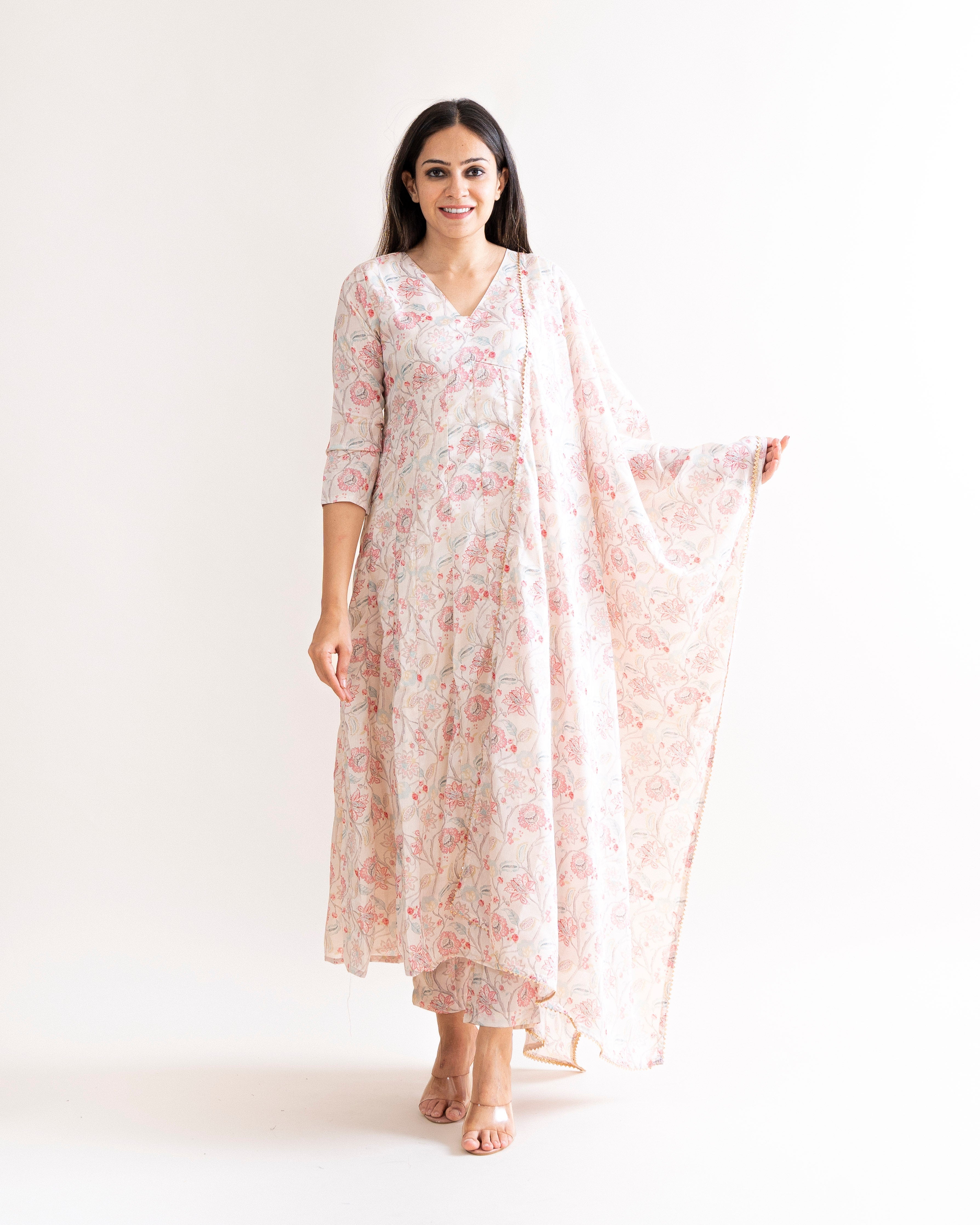 yahvi β kurta, pants & dupatta