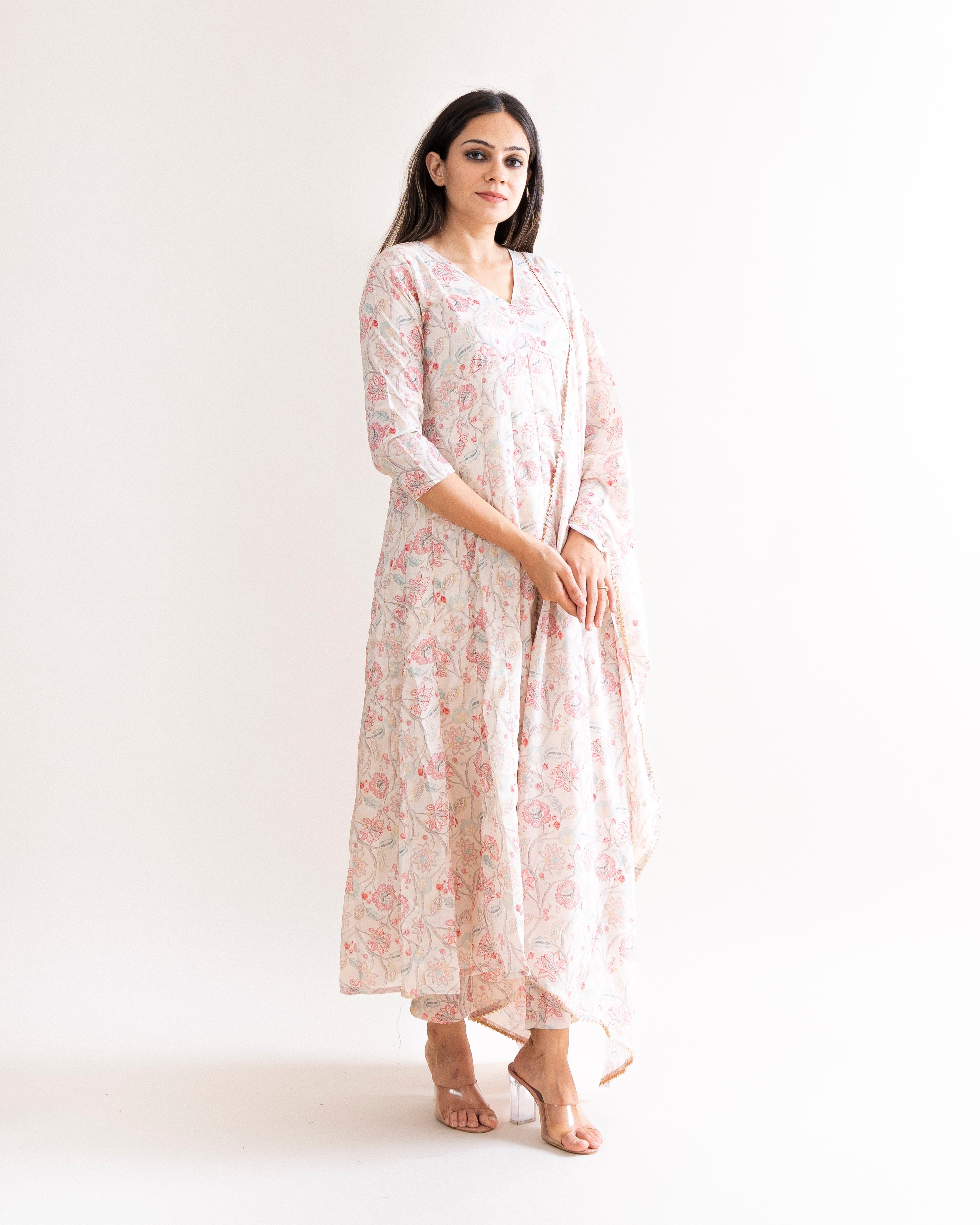 yahvi β kurta, pants & dupatta
