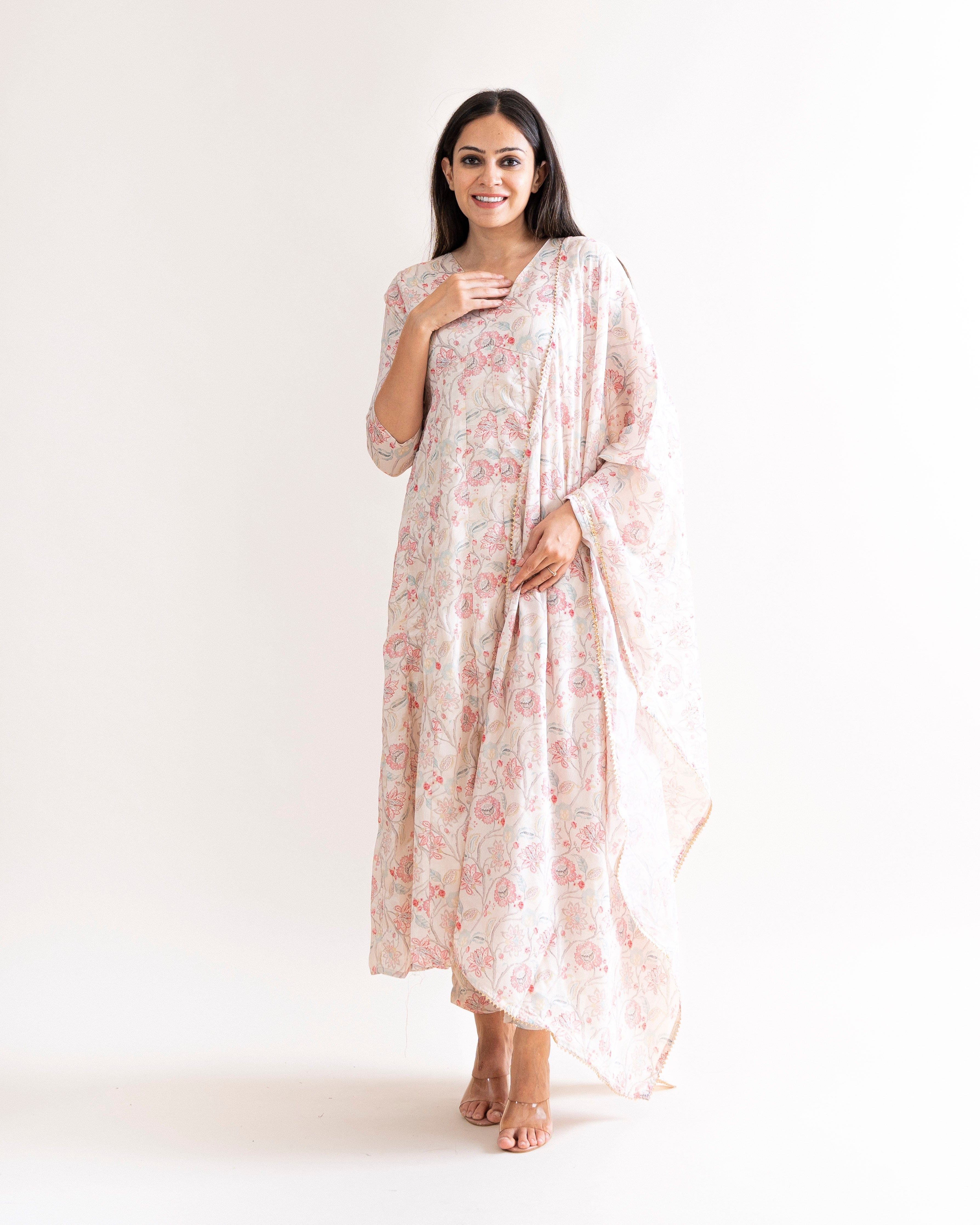 yahvi β kurta, pants & dupatta