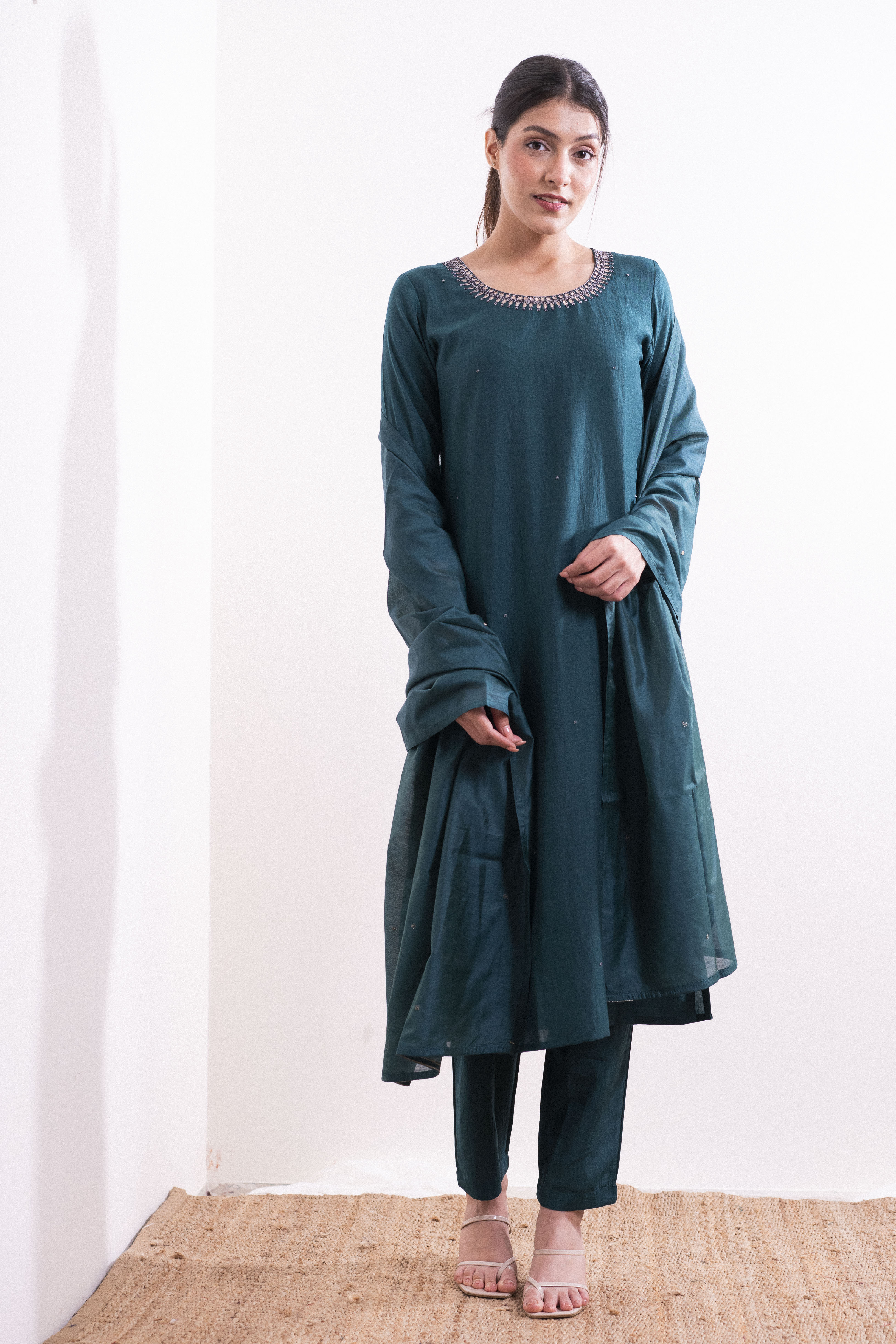 sufi β kurta, pants & dupatta