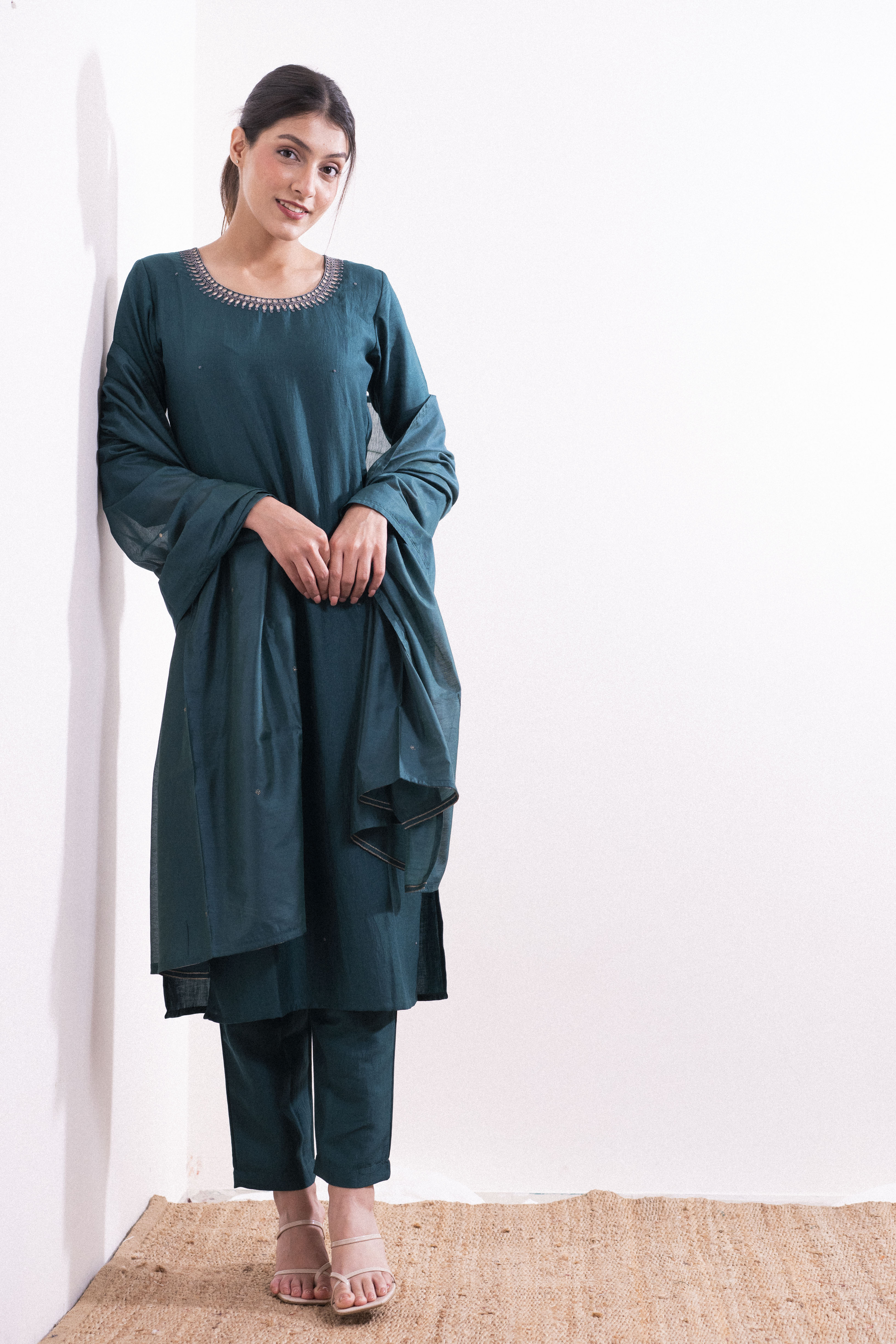 sufi β kurta, pants & dupatta
