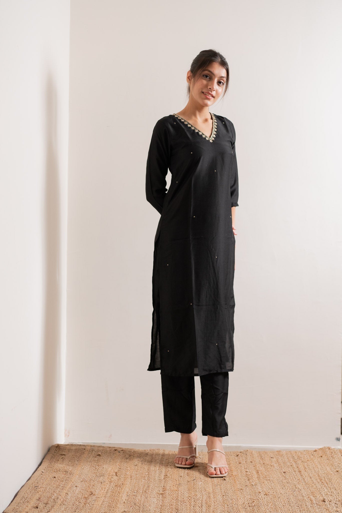 zena β kurta, pants & dupatta