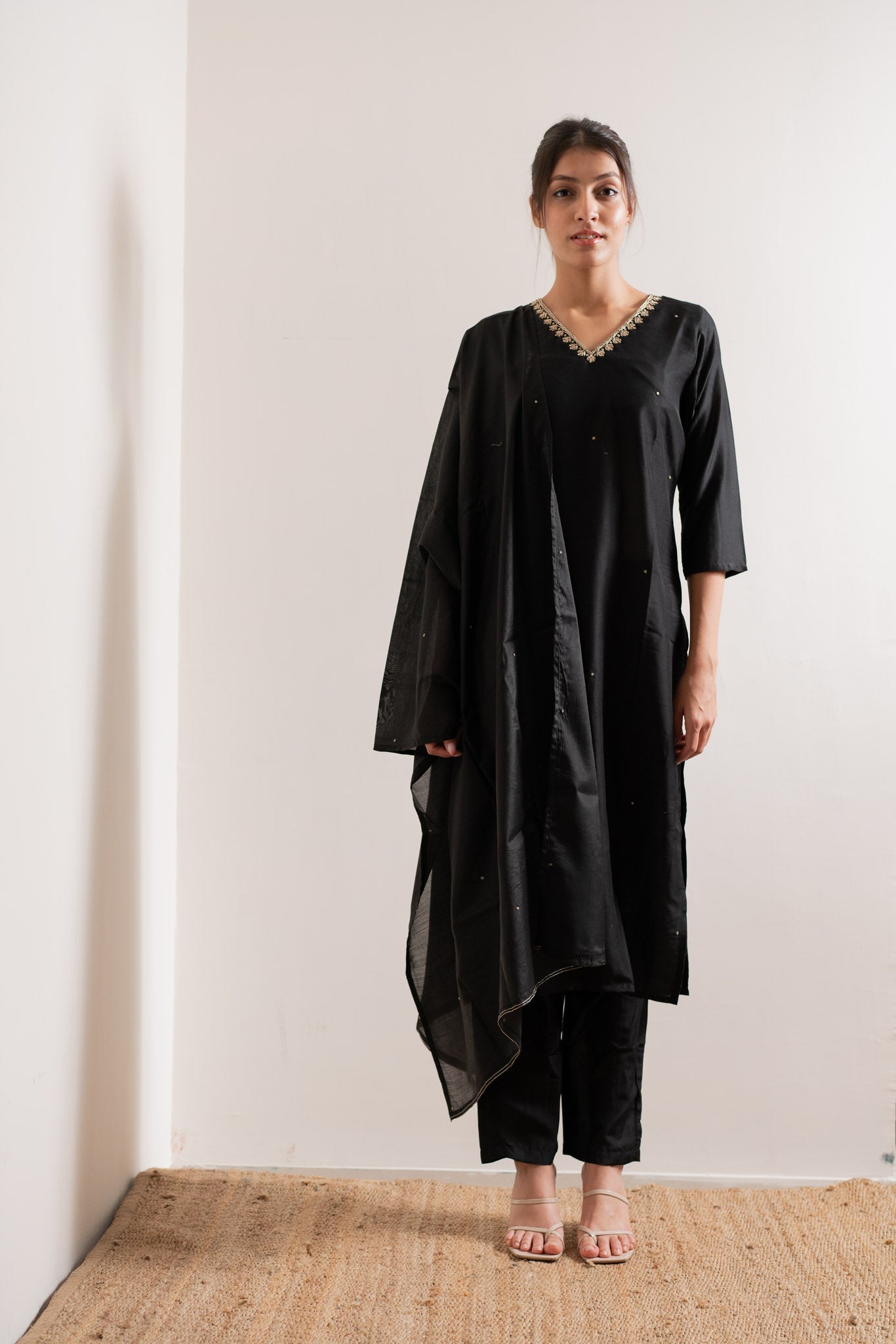 zena β kurta, pants & dupatta