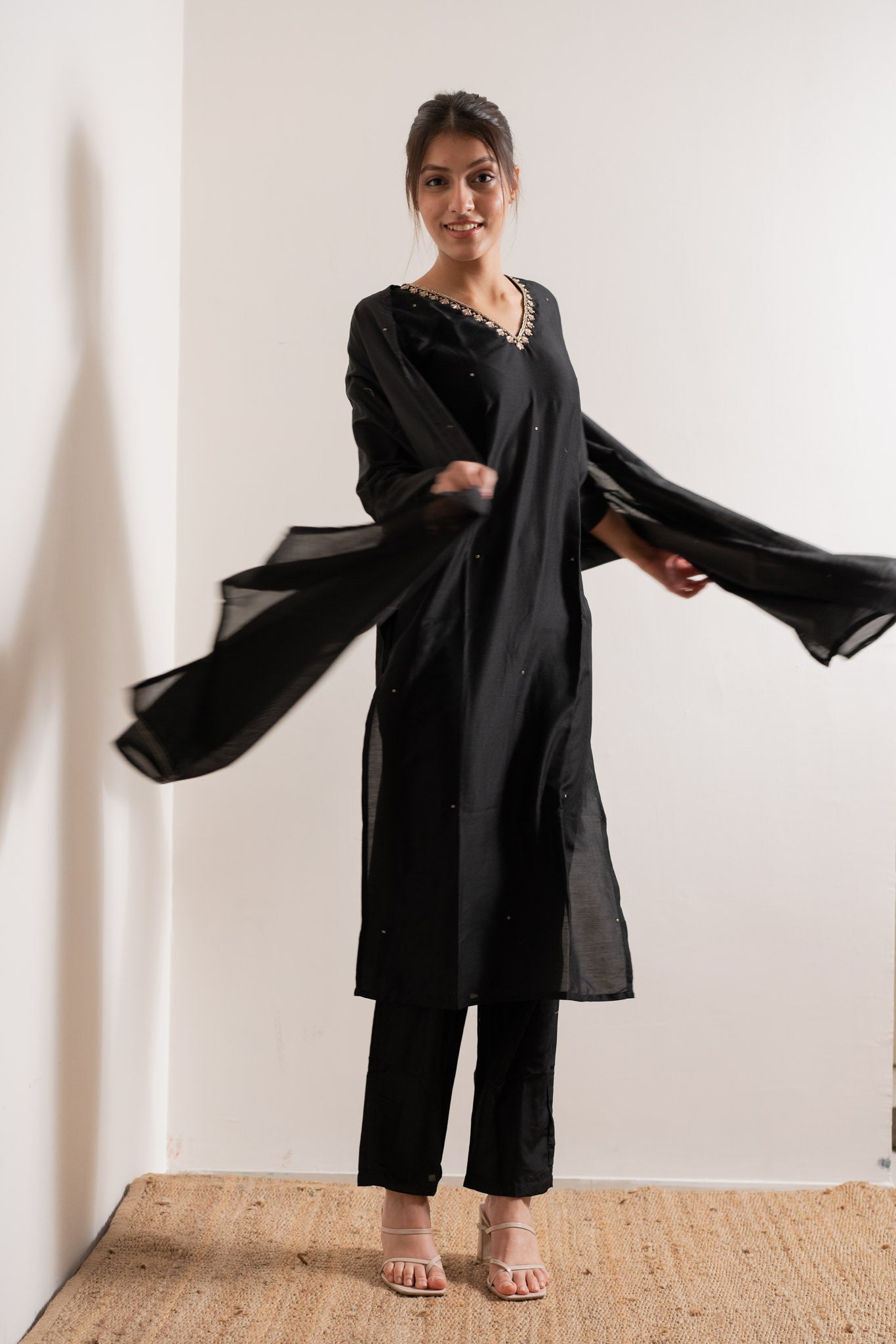 zena β kurta, pants & dupatta