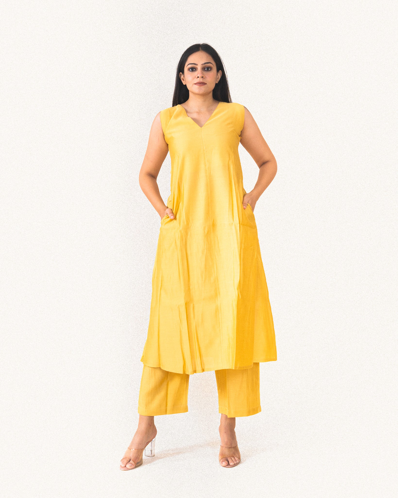 sara β kurta & pants
