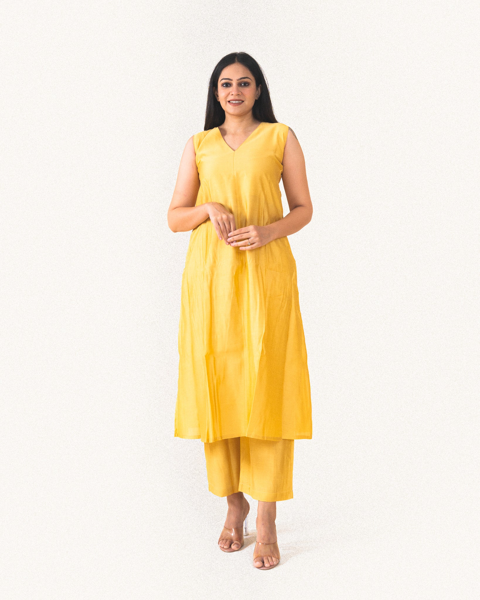 sara β kurta & pants