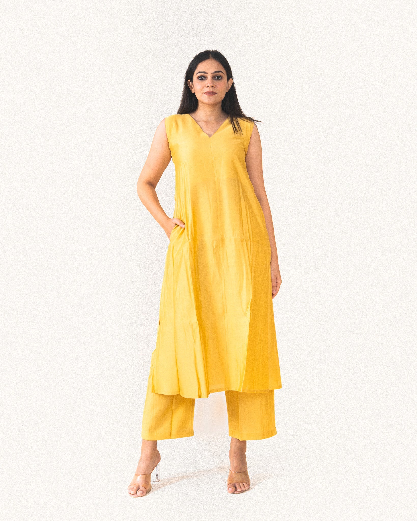 sara β kurta & pants