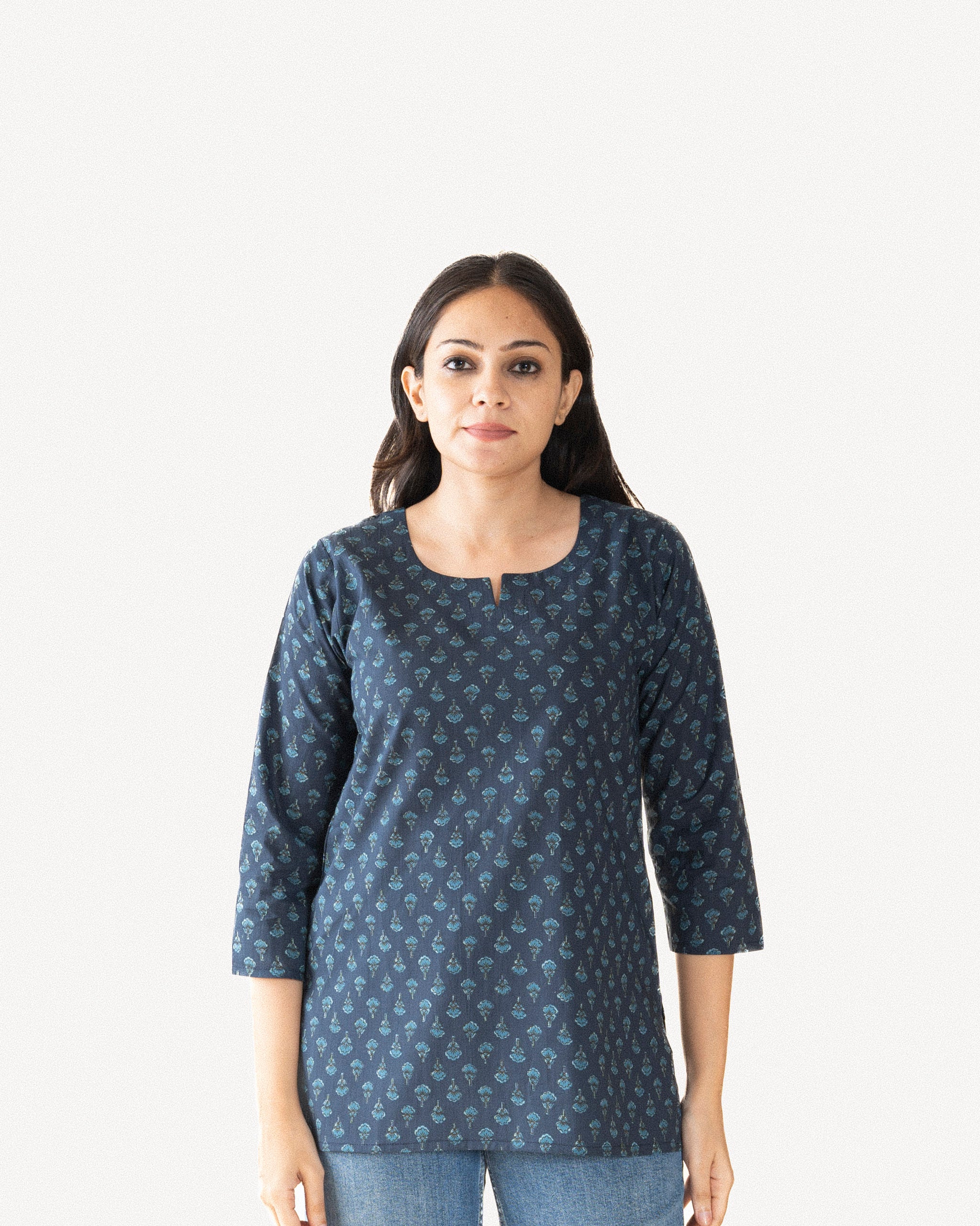 isar β short kurta
