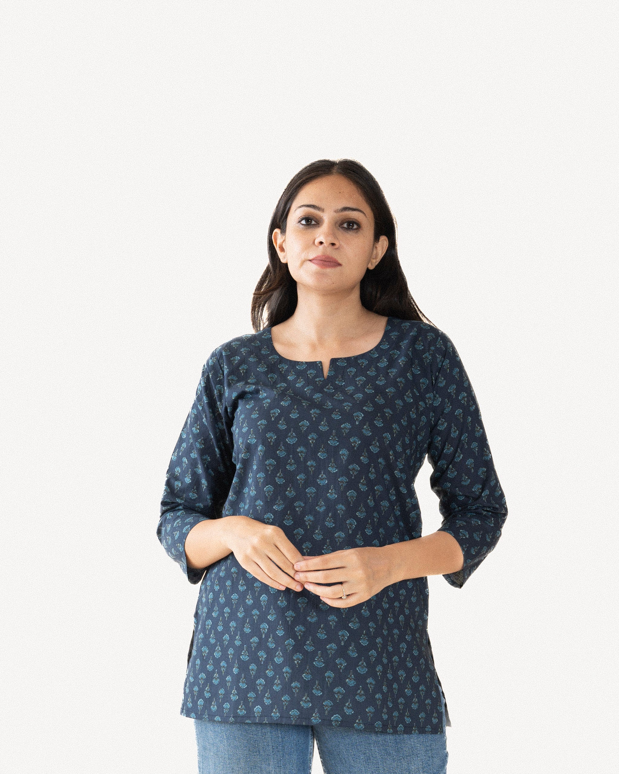 isar β short kurta