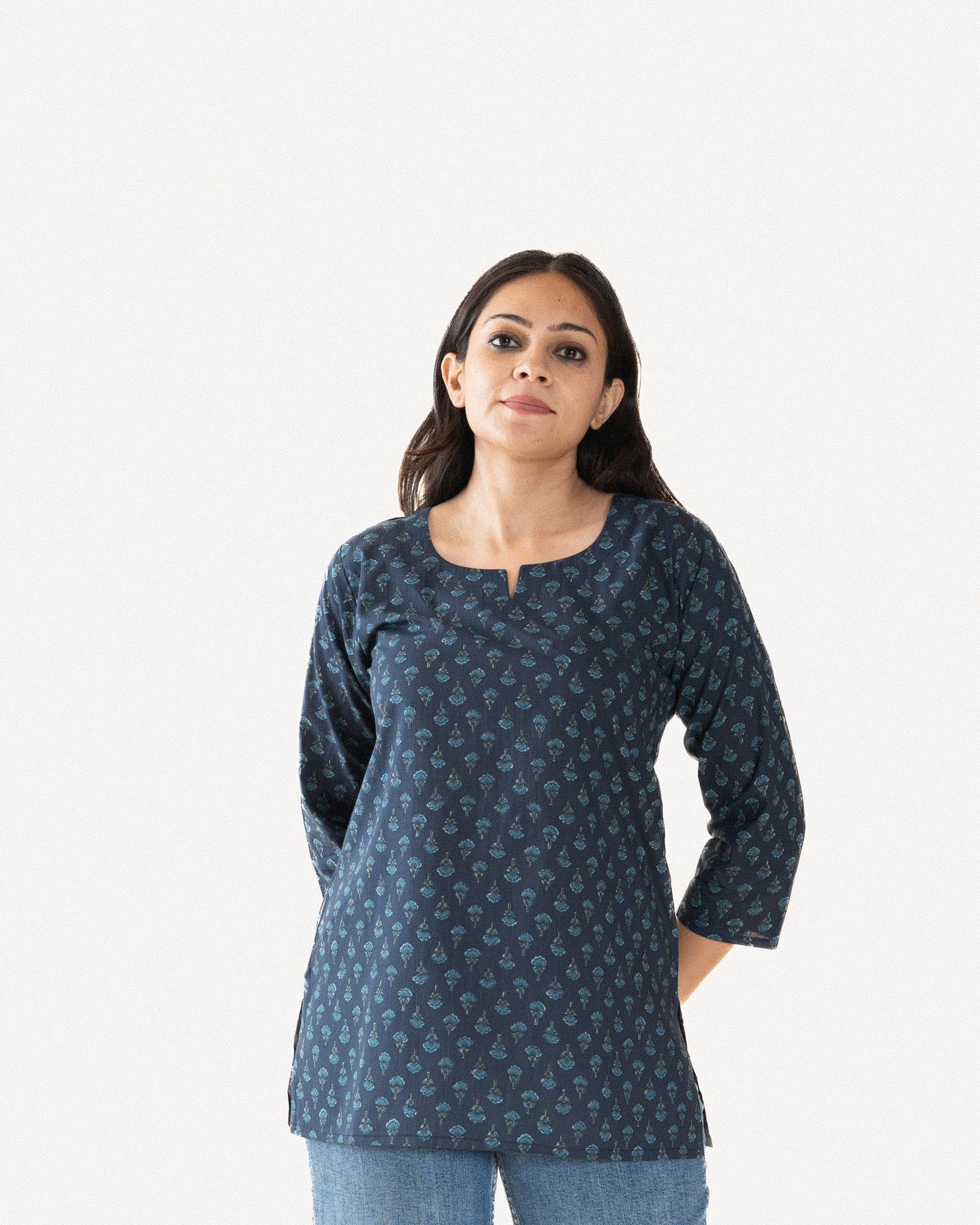 isar β short kurta