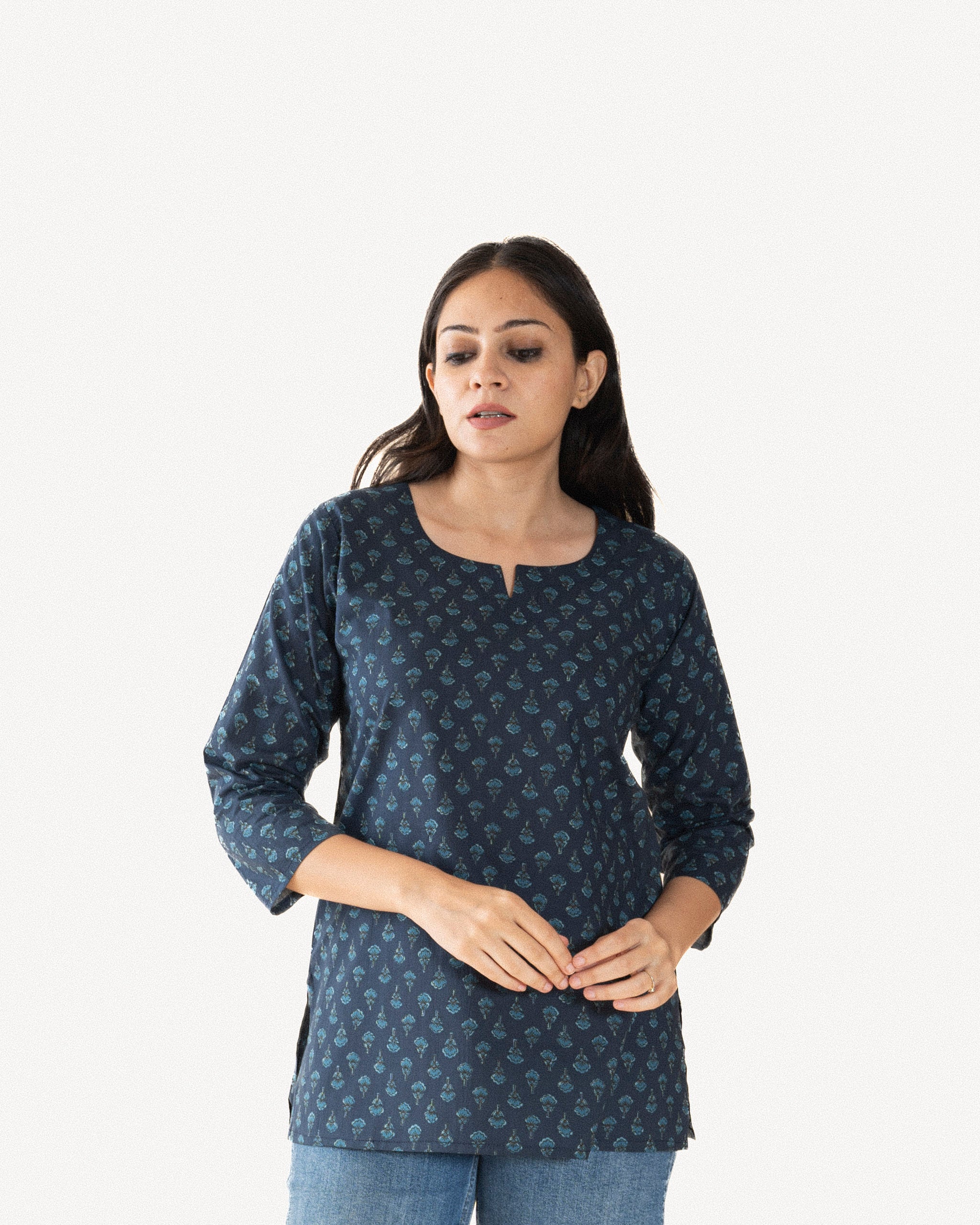 isar β short kurta