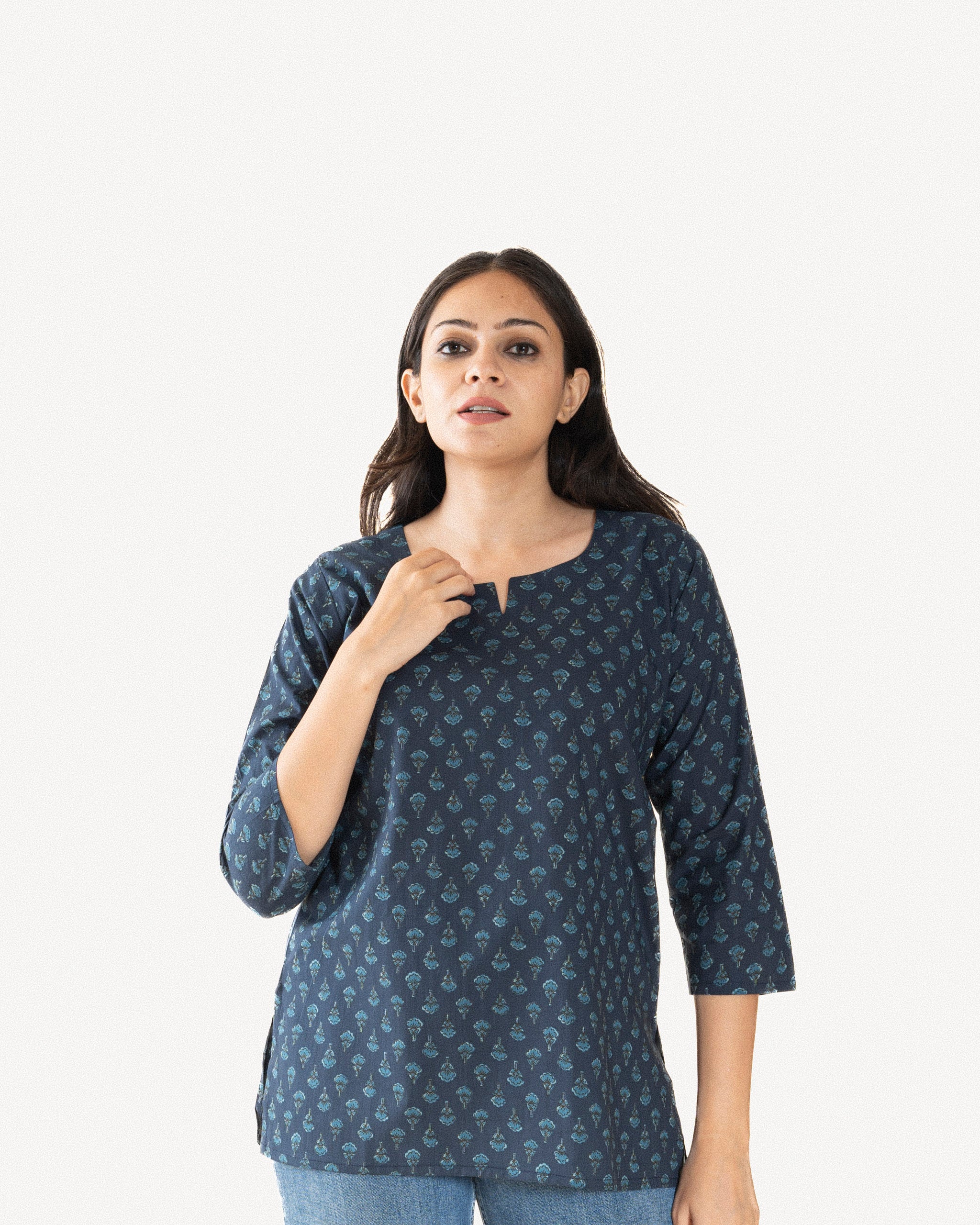 isar β short kurta