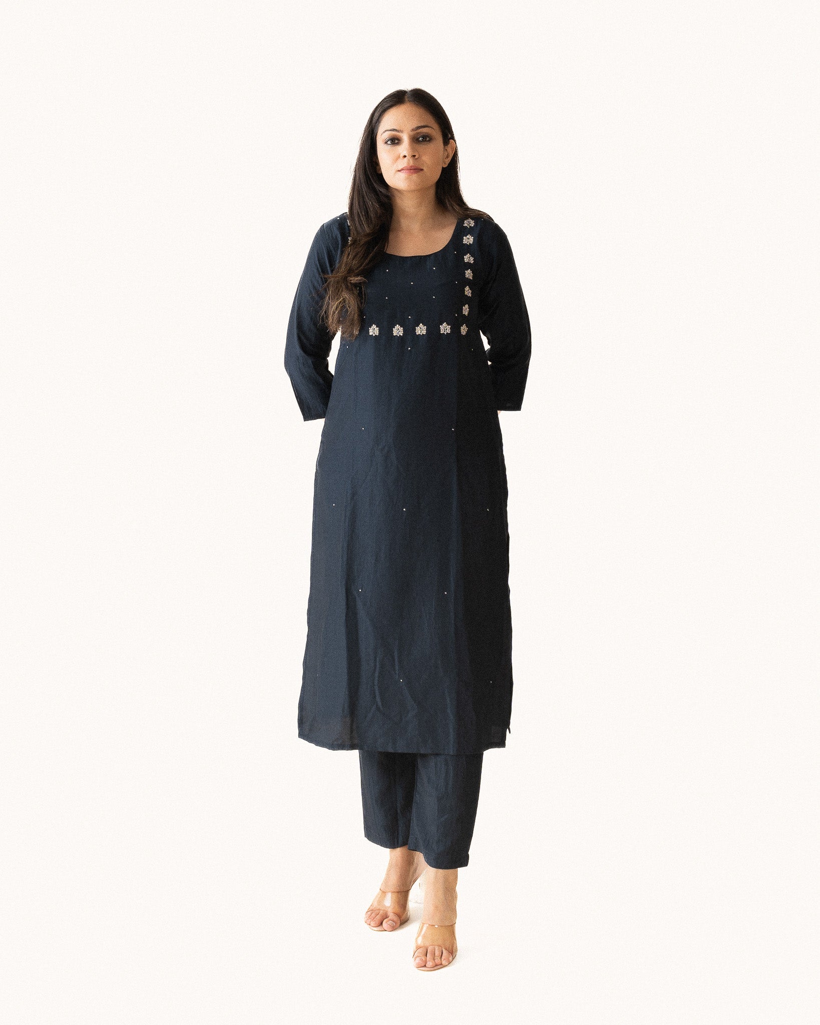 disha β kurta & pants