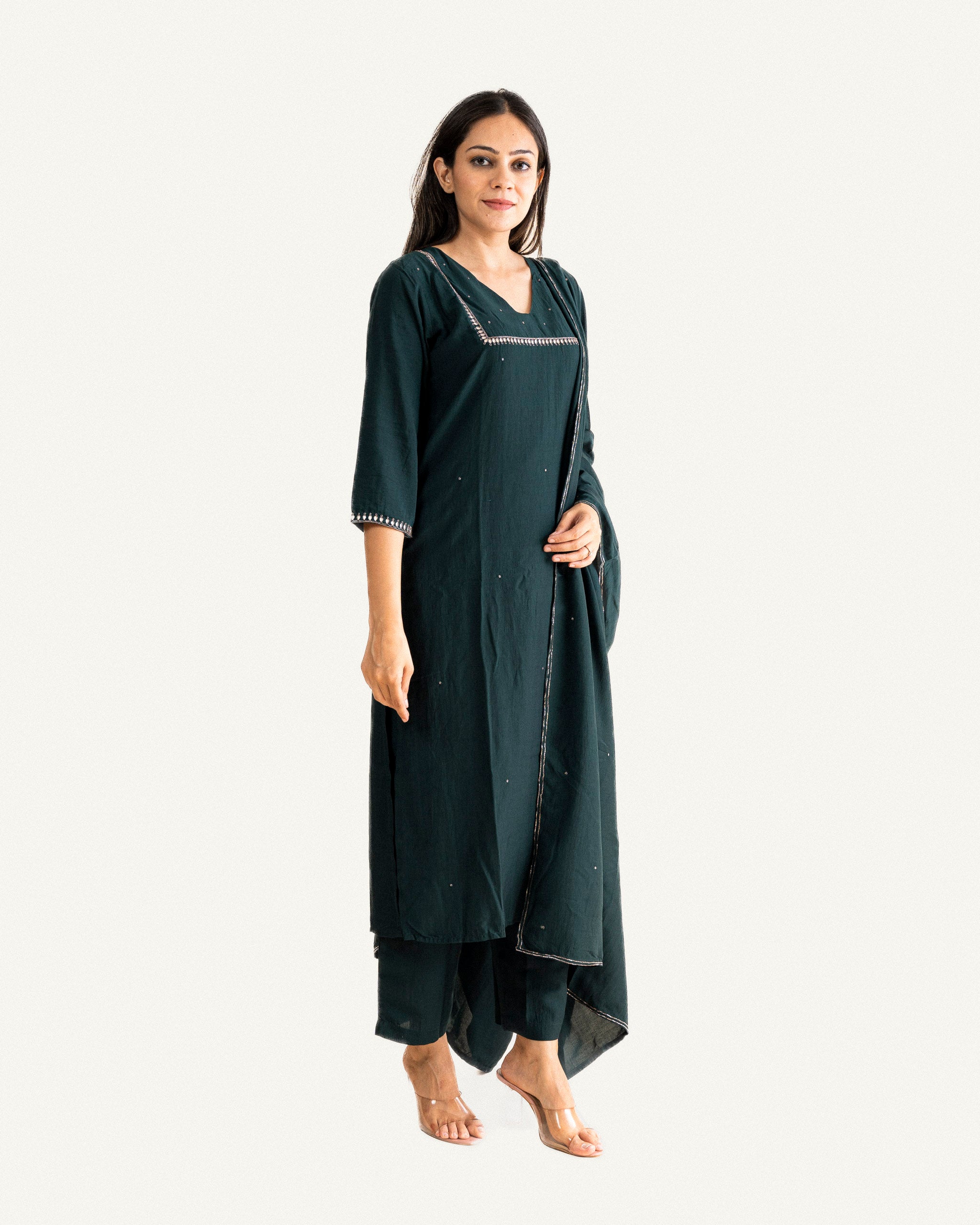 bagh β kurta, pants & dupatta
