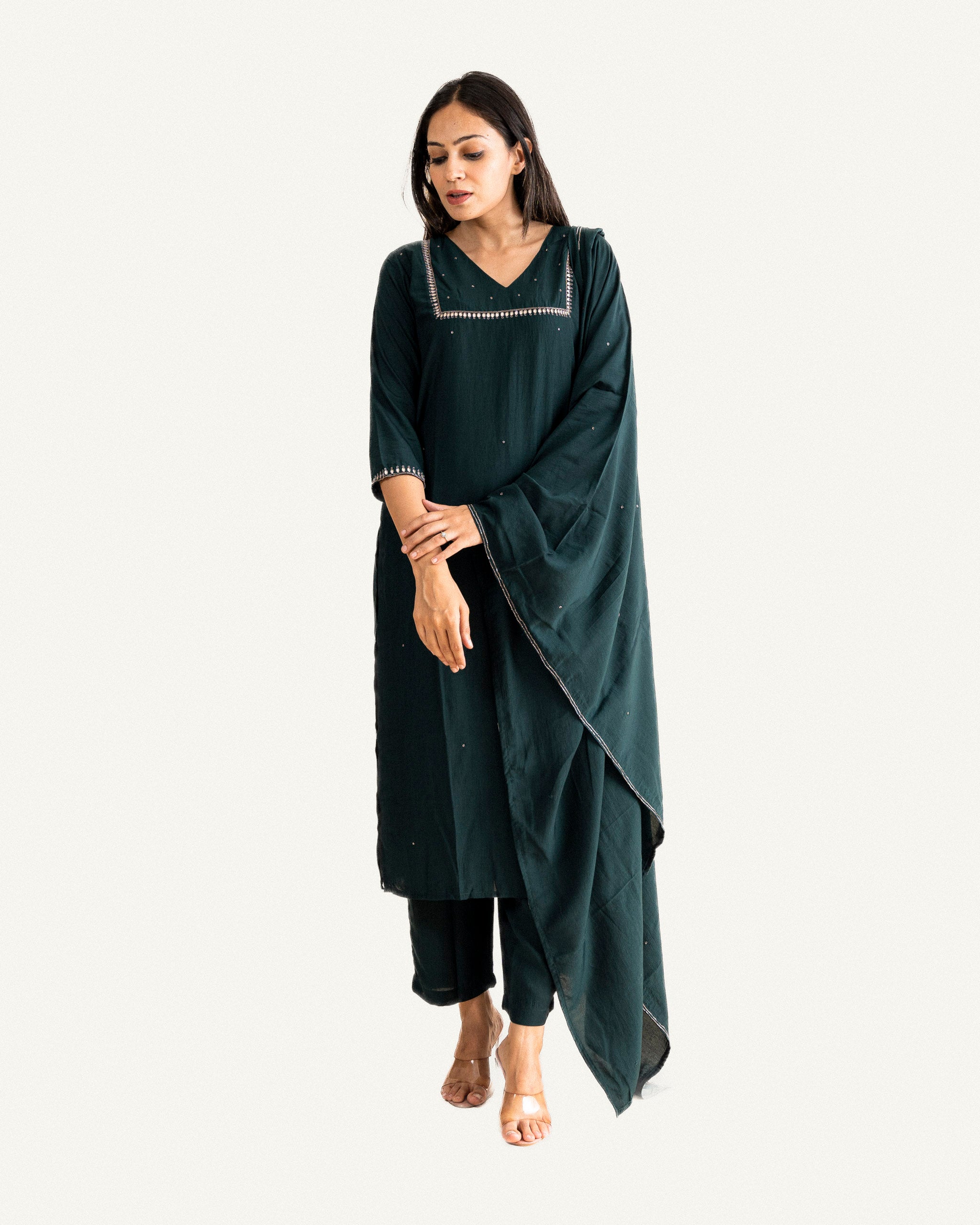 bagh β kurta, pants & dupatta