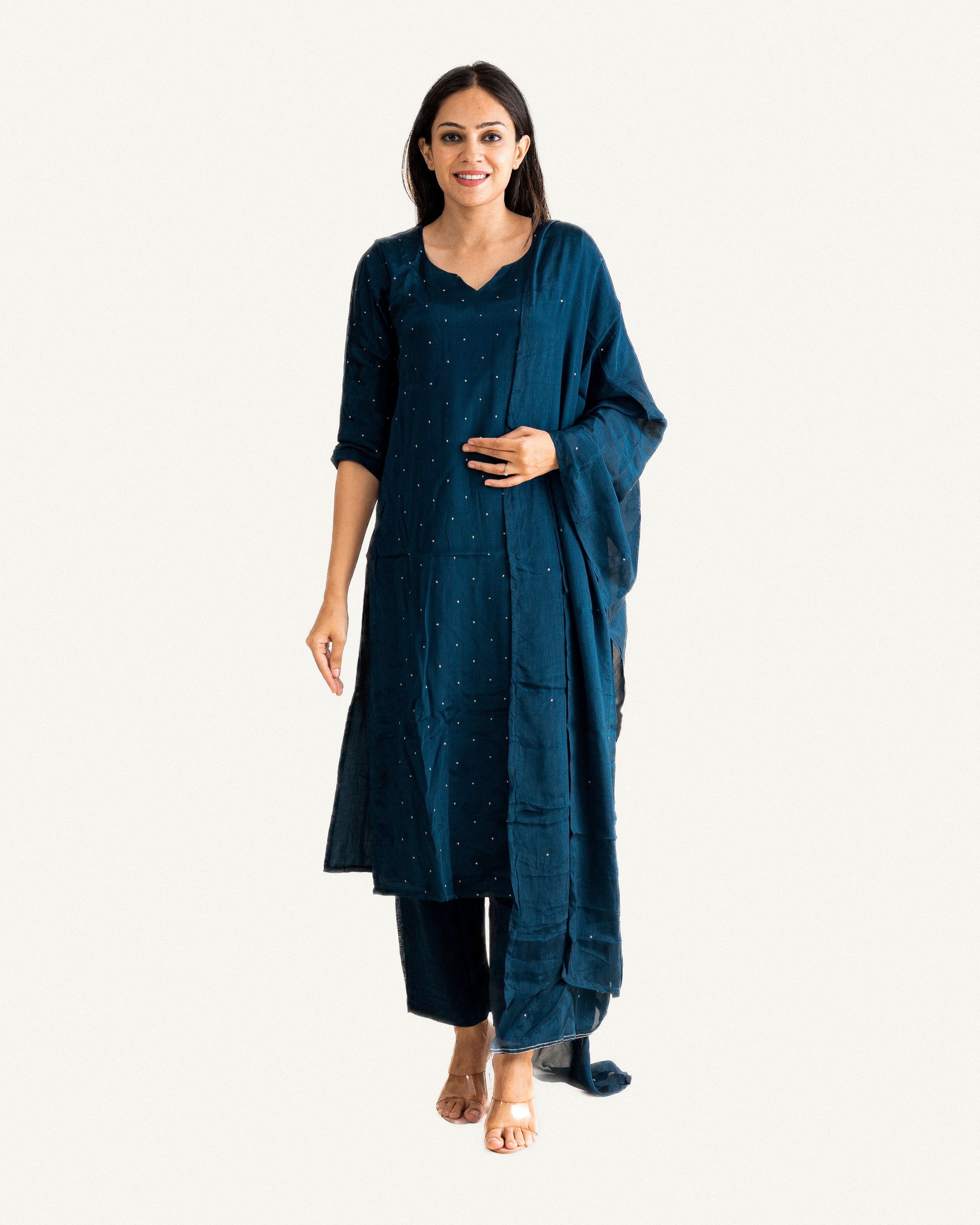 chehra β kurta, pants & dupatta