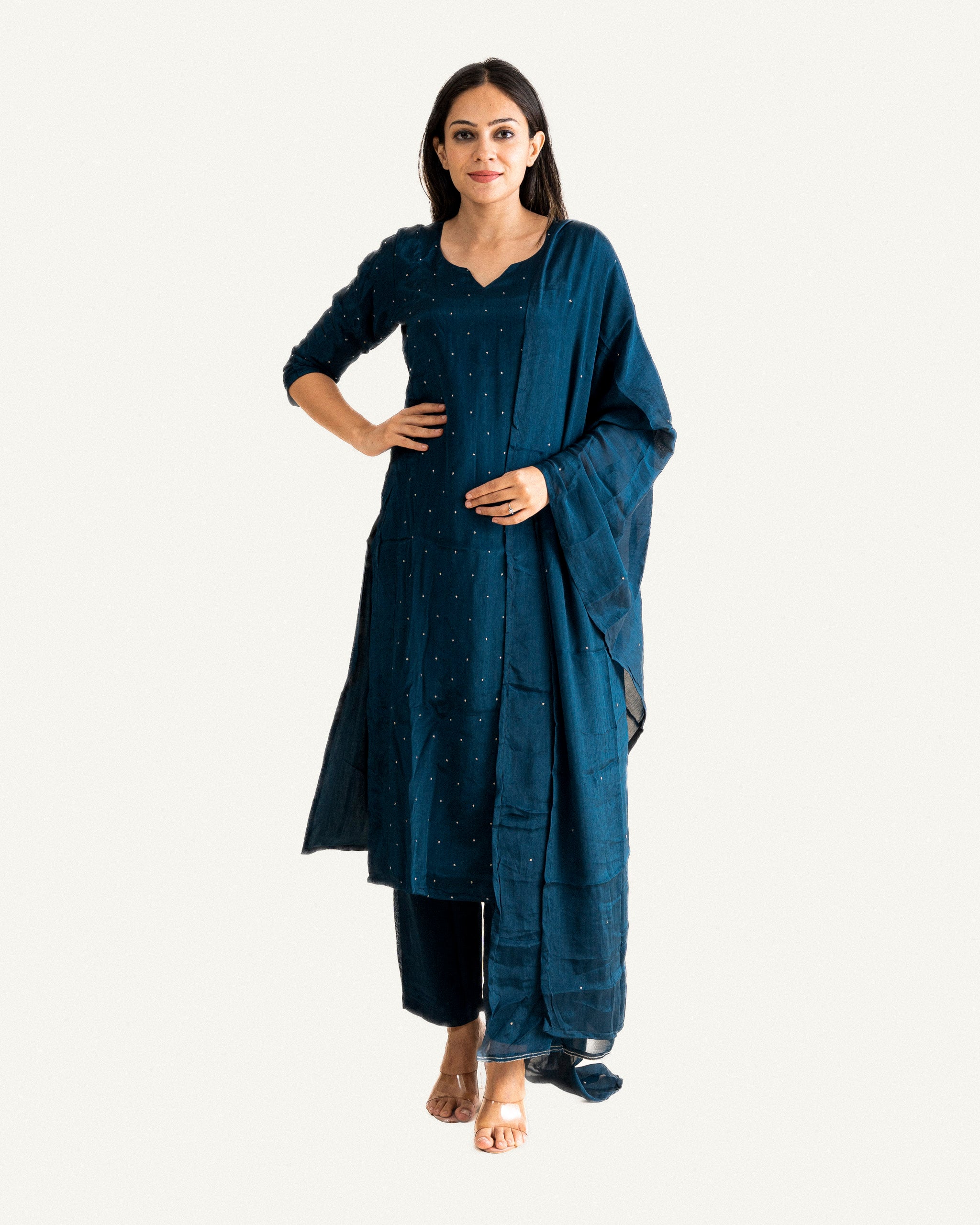 chehra β kurta, pants & dupatta