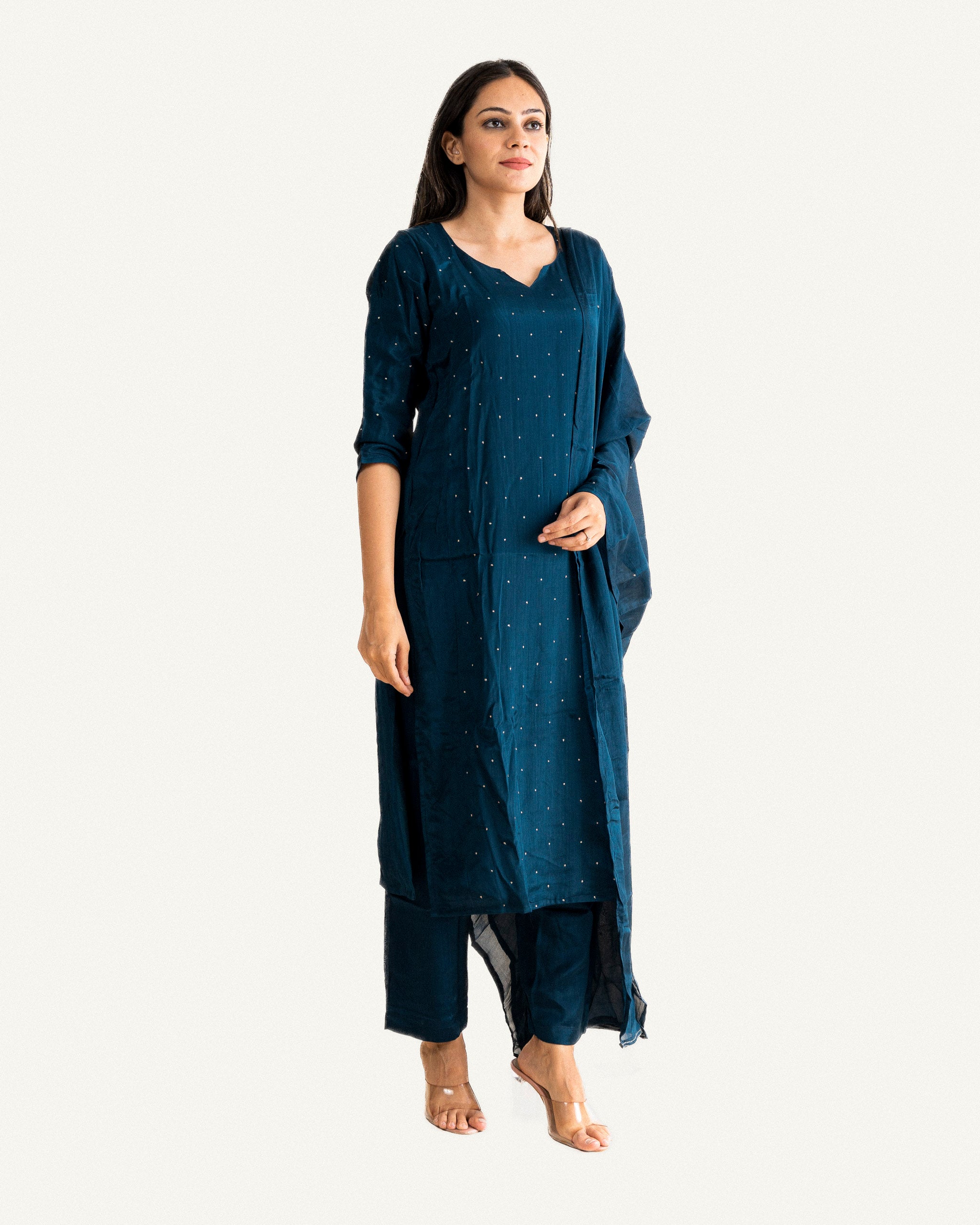 chehra β kurta, pants & dupatta