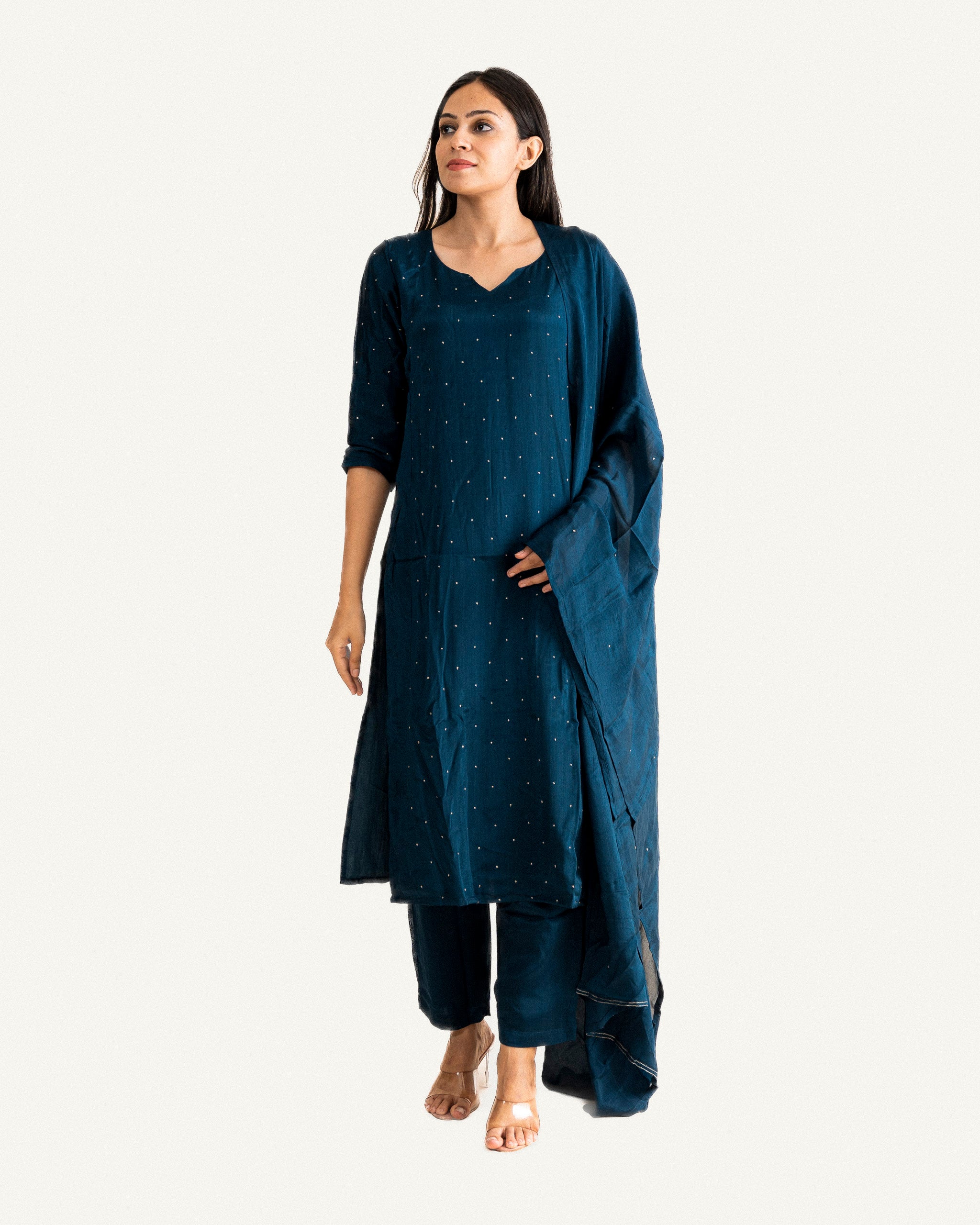 chehra β kurta, pants & dupatta