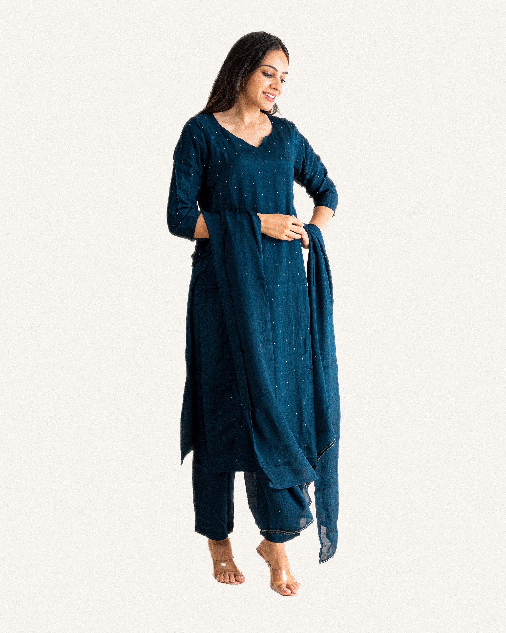 chehra β kurta, pants & dupatta