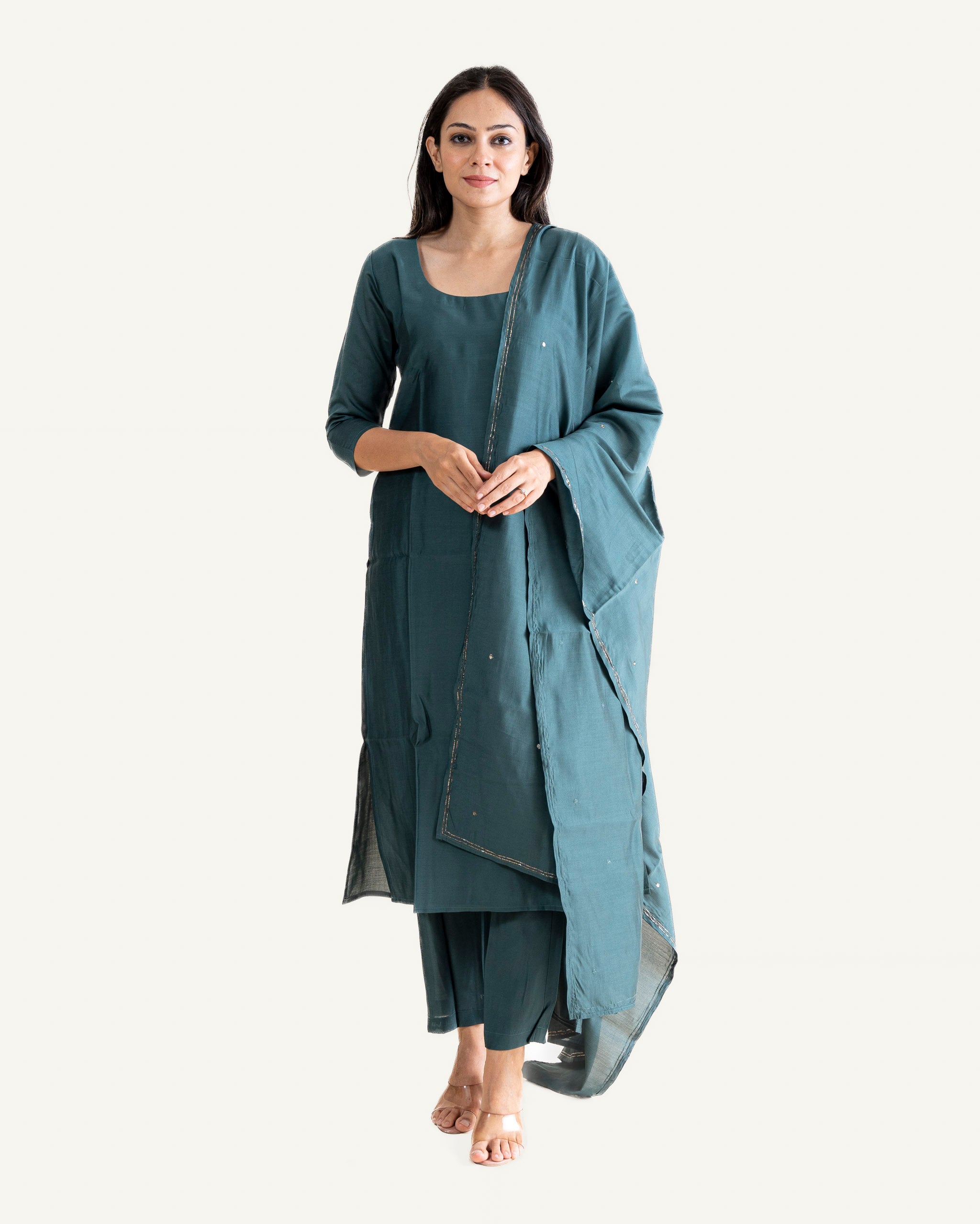 husna β kurta, pants & dupatta