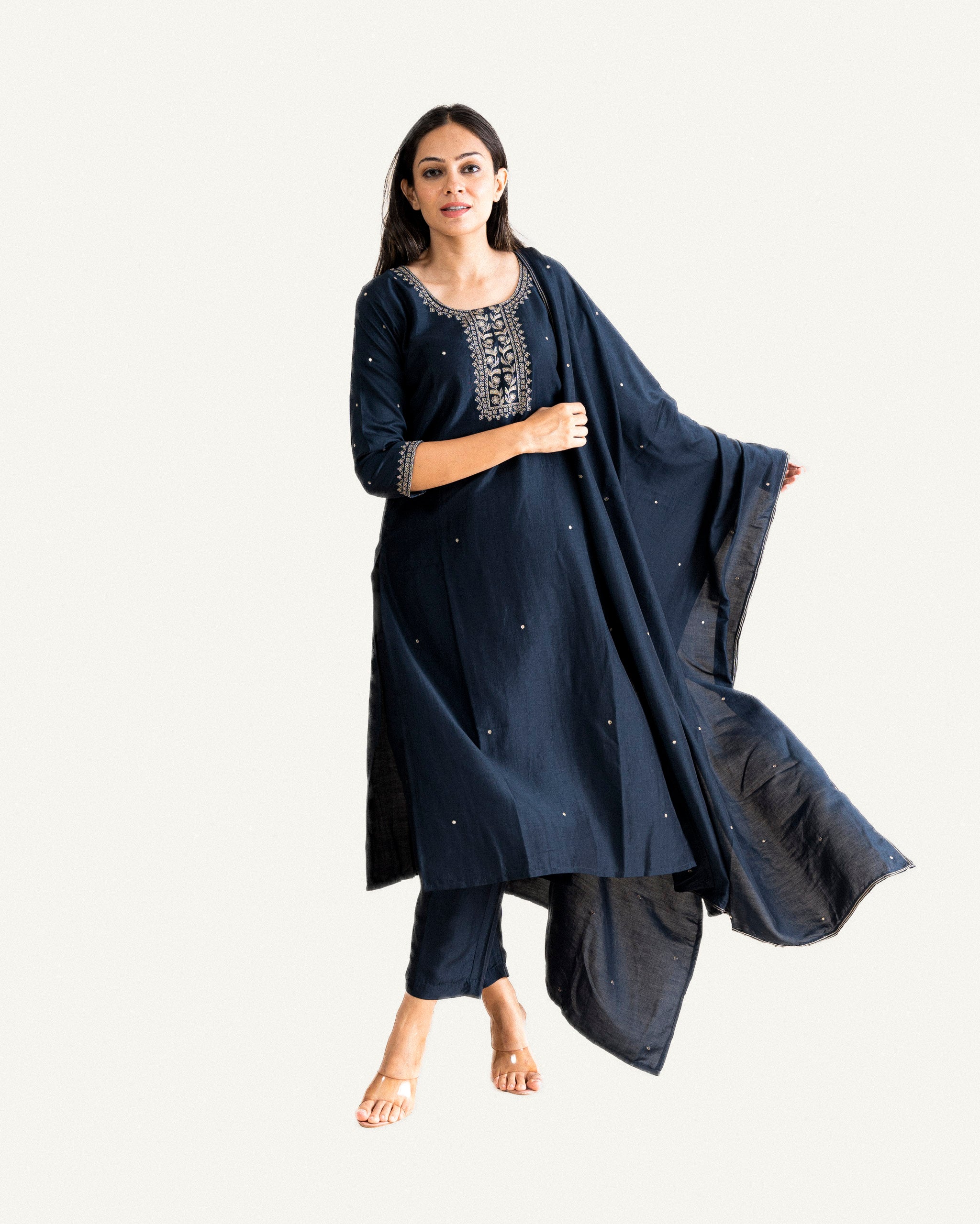 kashi β kurta, pants & dupatta