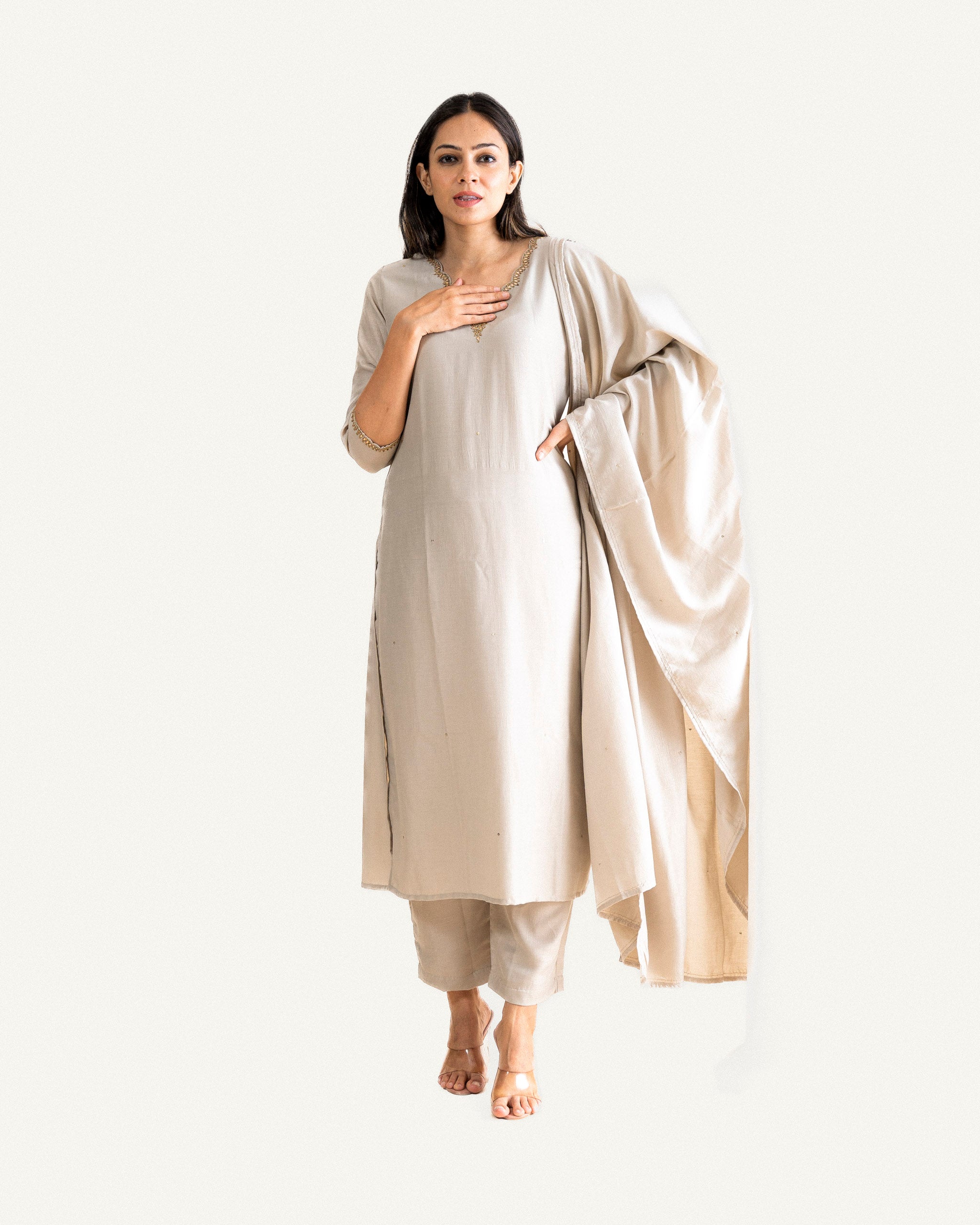 aksar β kurta, pants & dupatta