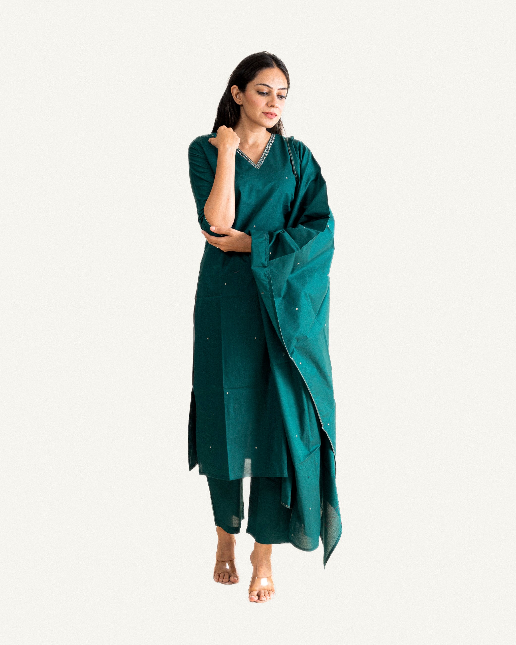 naaz β kurta, pants & dupatta