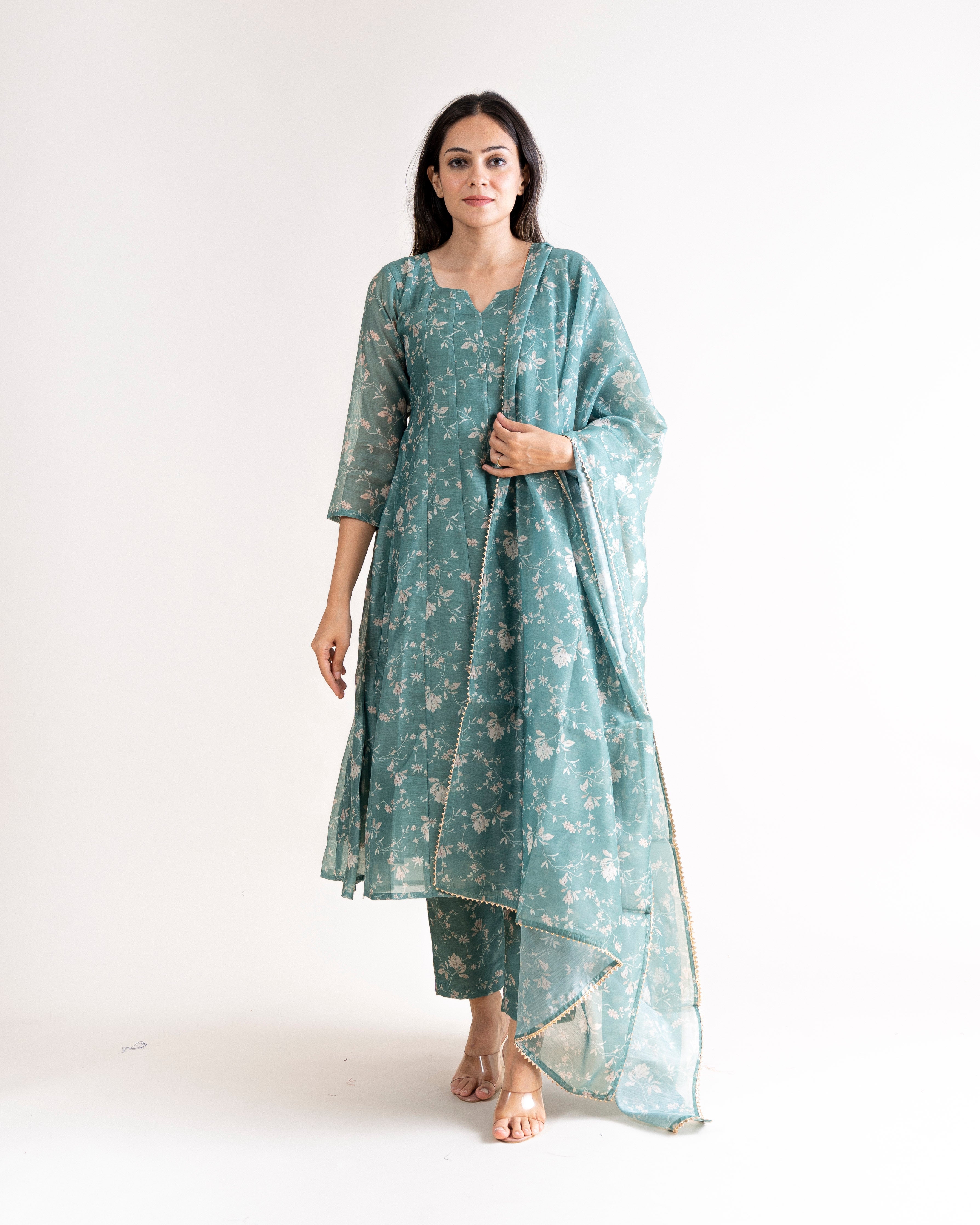 kali β kurta, pants & dupatta