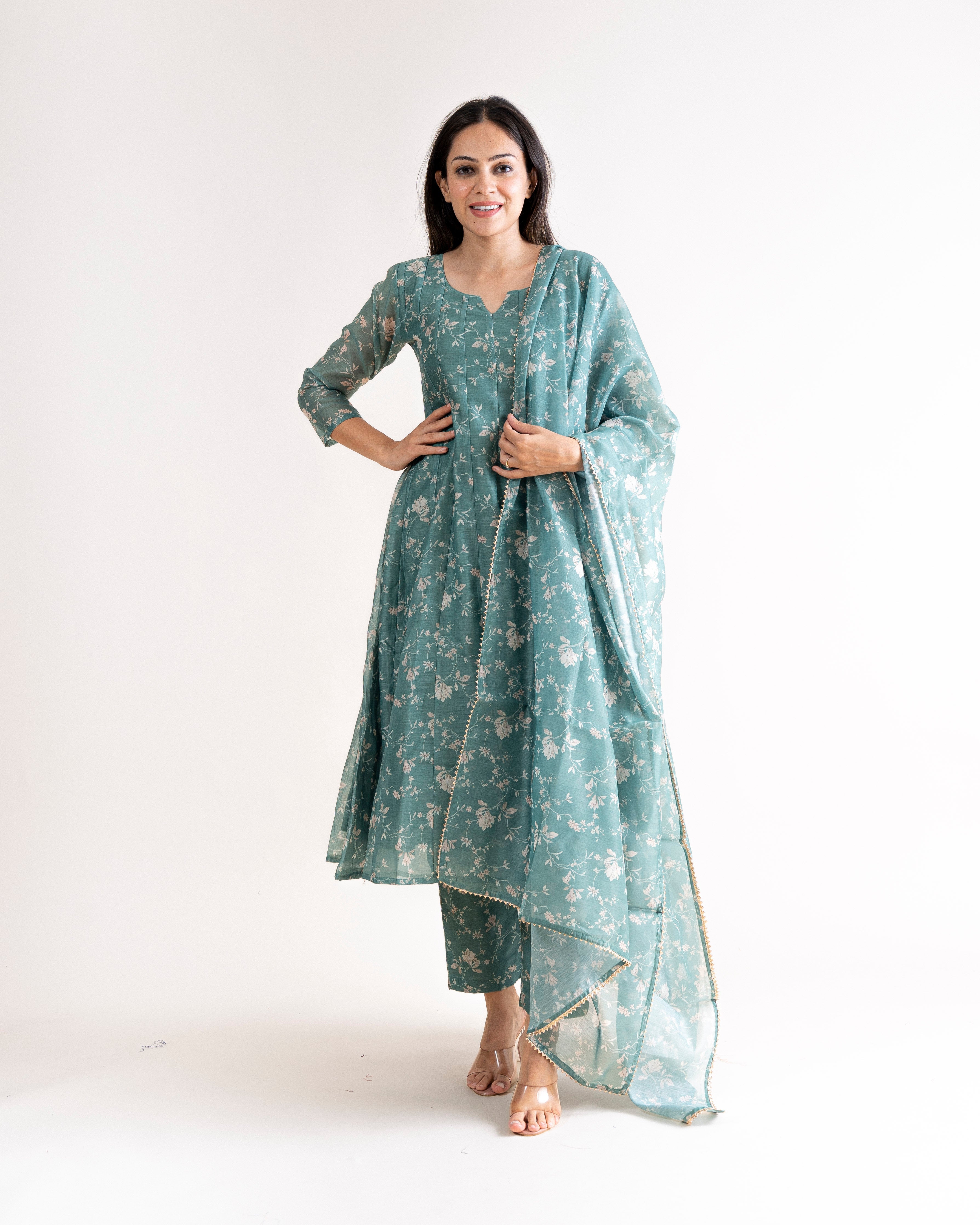 kali β kurta, pants & dupatta
