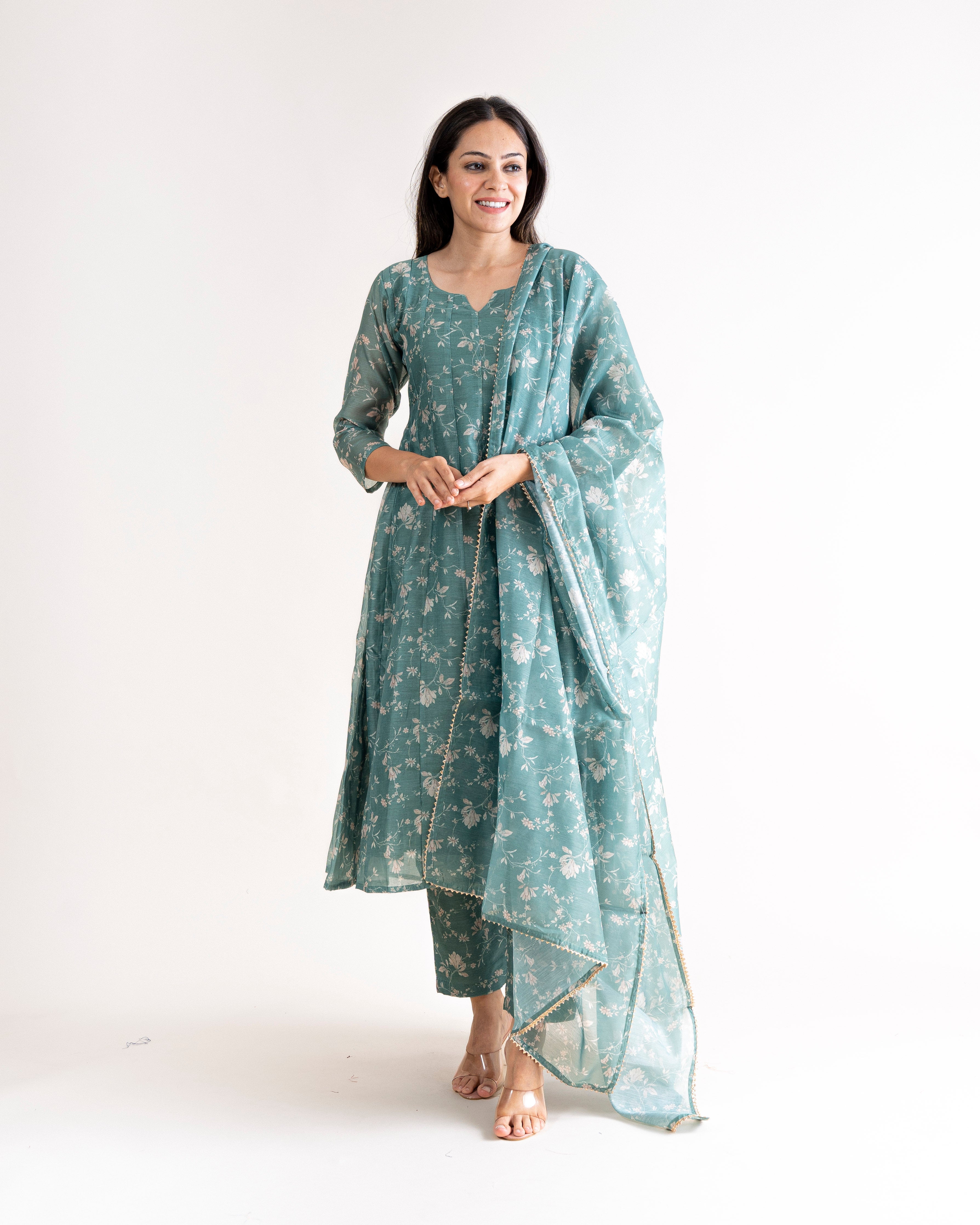 kali β kurta, pants & dupatta