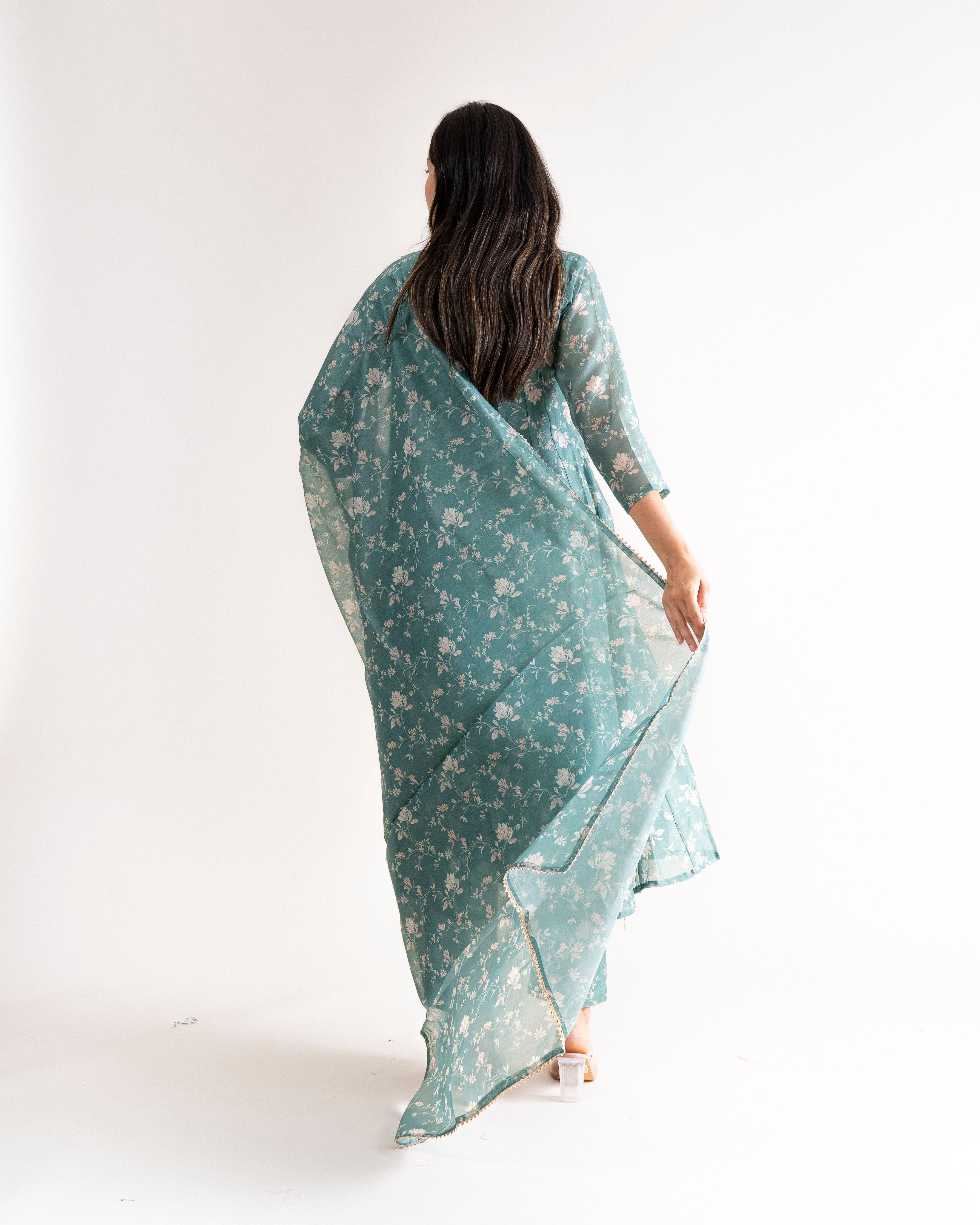 kali β kurta, pants & dupatta