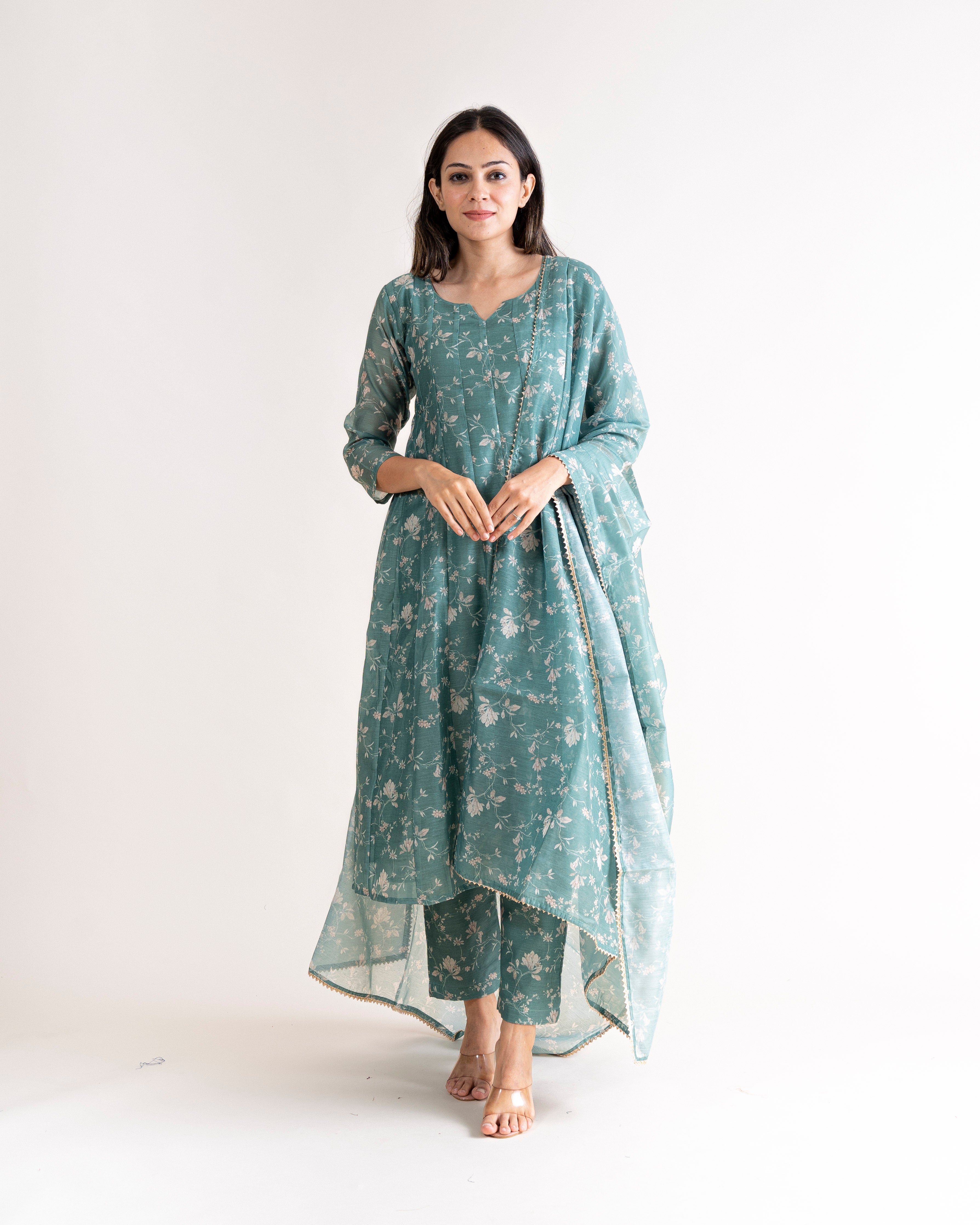 kali β kurta, pants & dupatta
