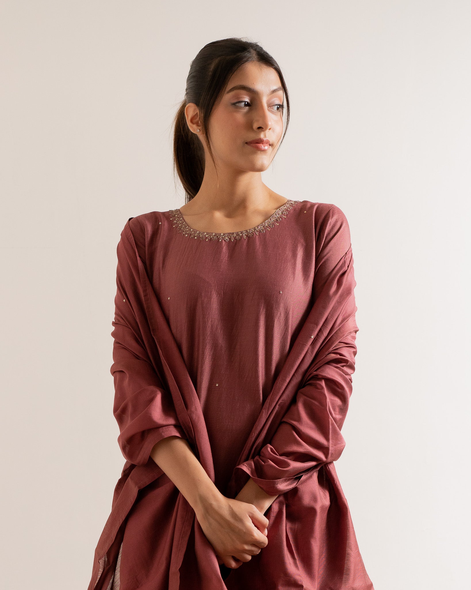 maahi β kurta, pants & dupatta