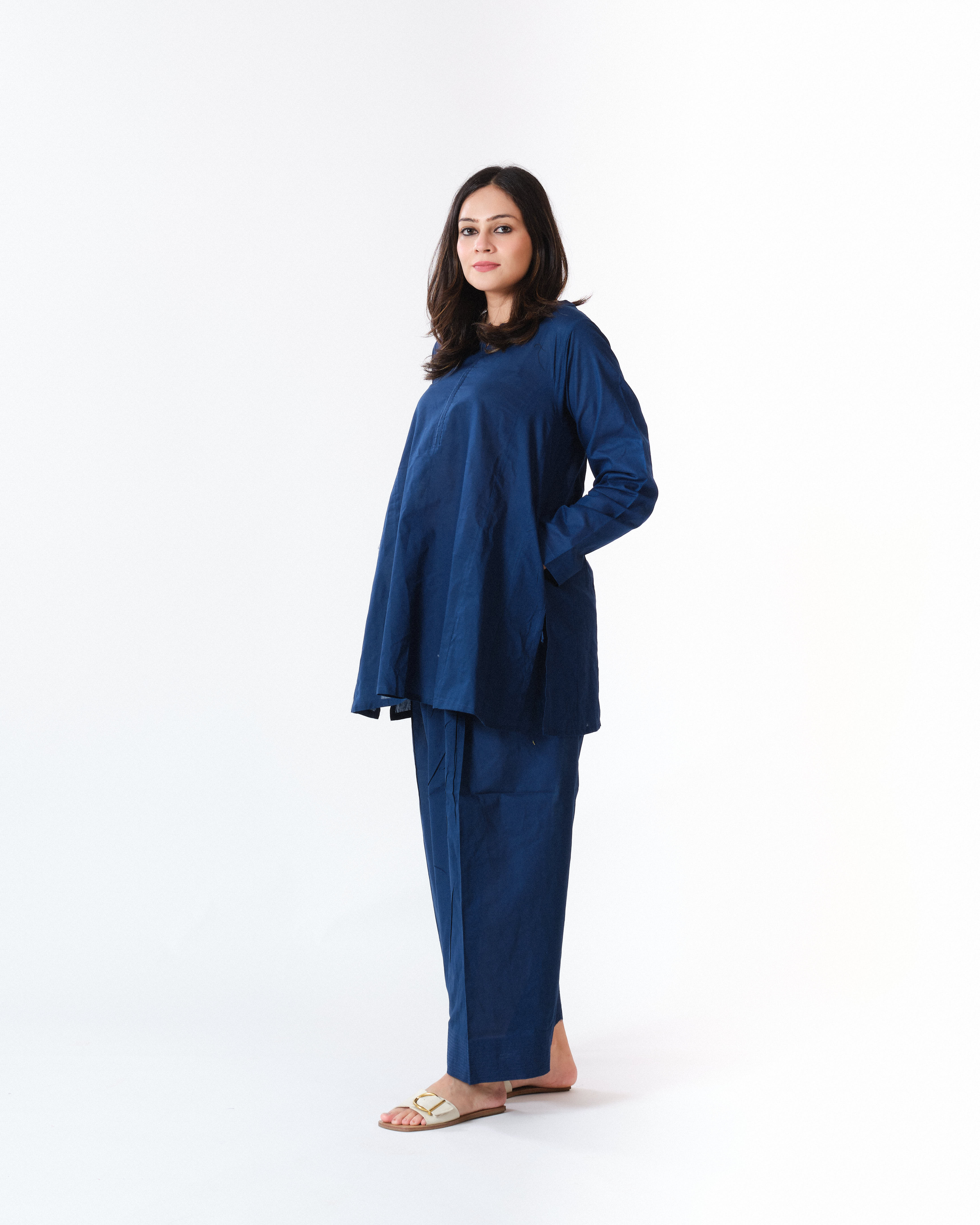 paru β kurta & pants