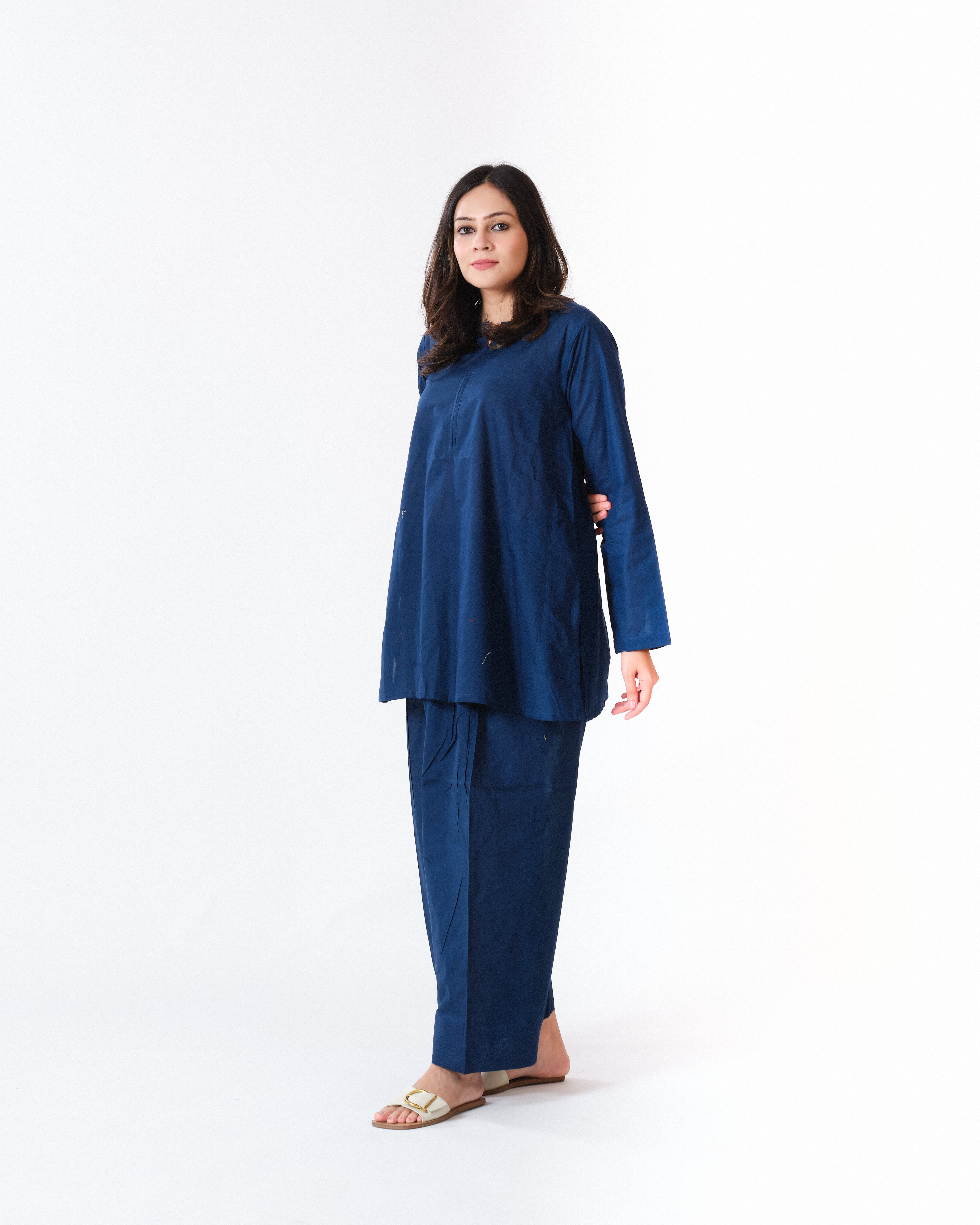 paru β kurta & pants