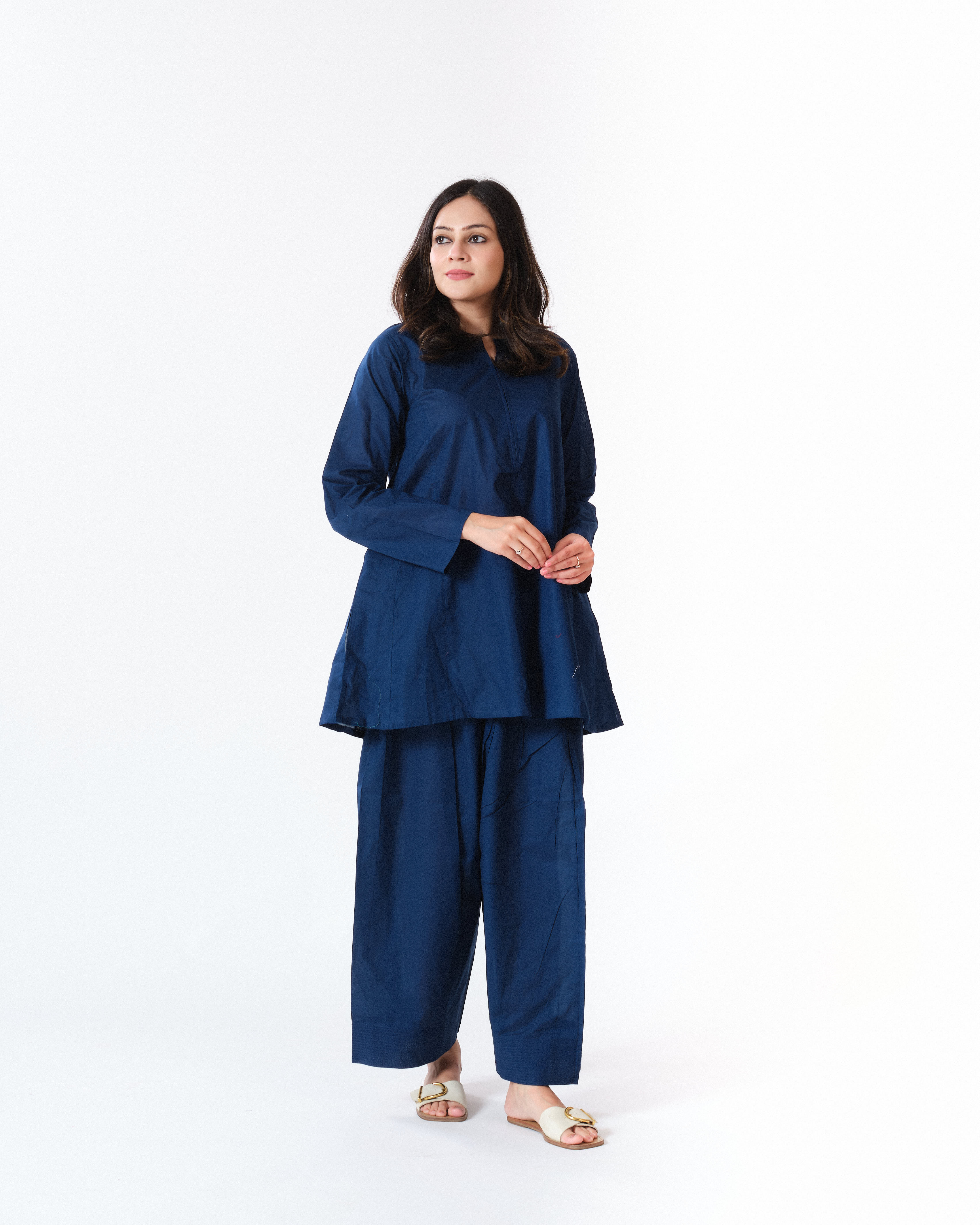 paru β kurta & pants