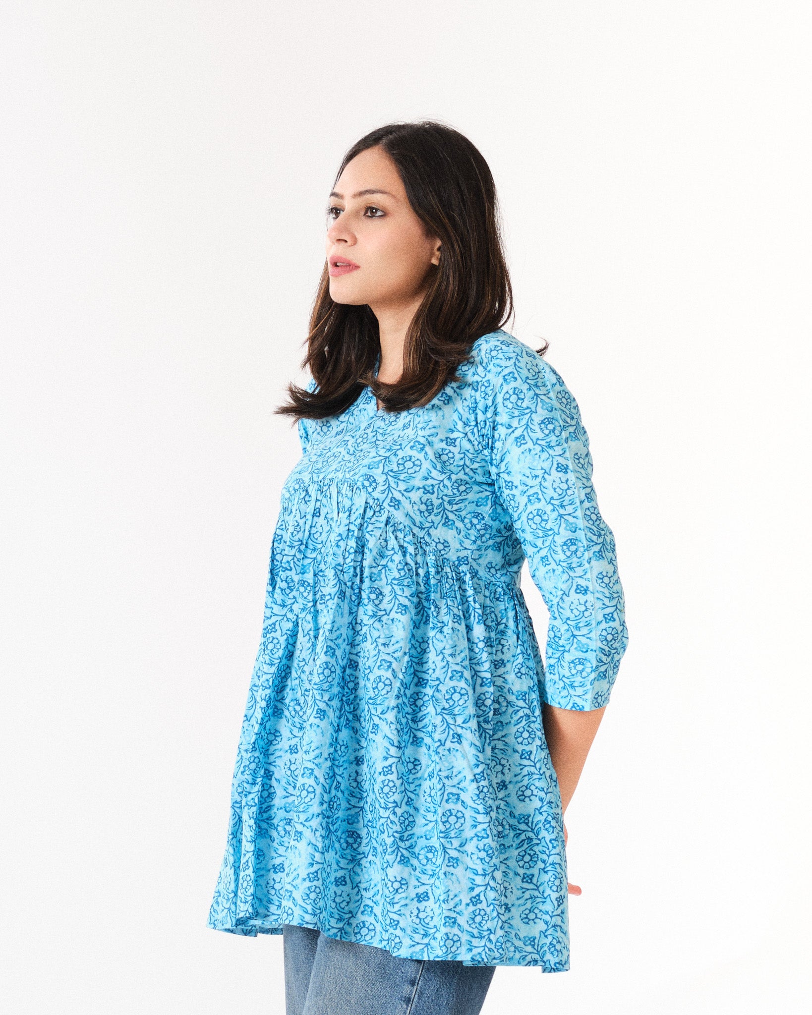 tapsee β short top