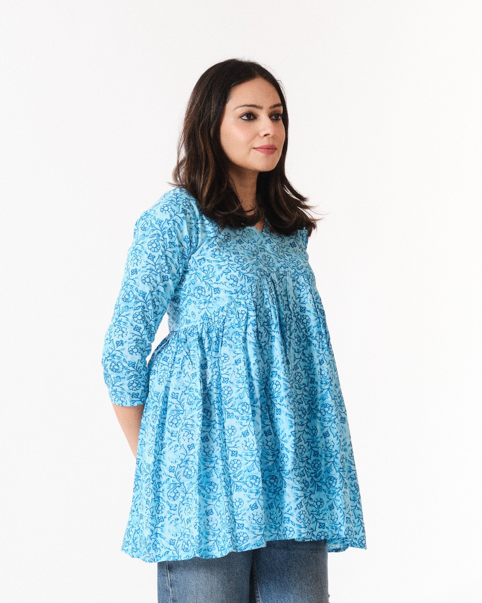 tapsee β short top