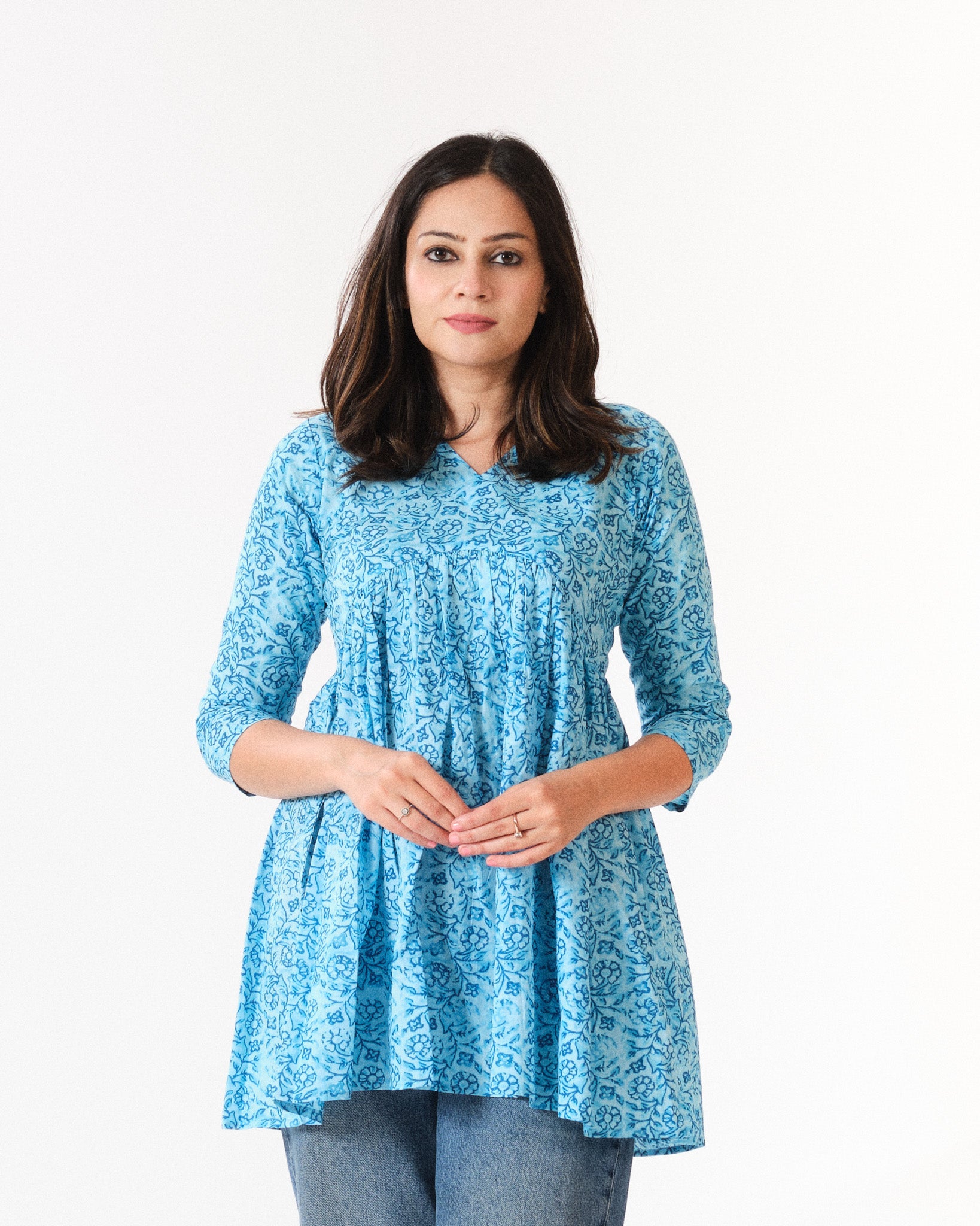 tapsee β short top