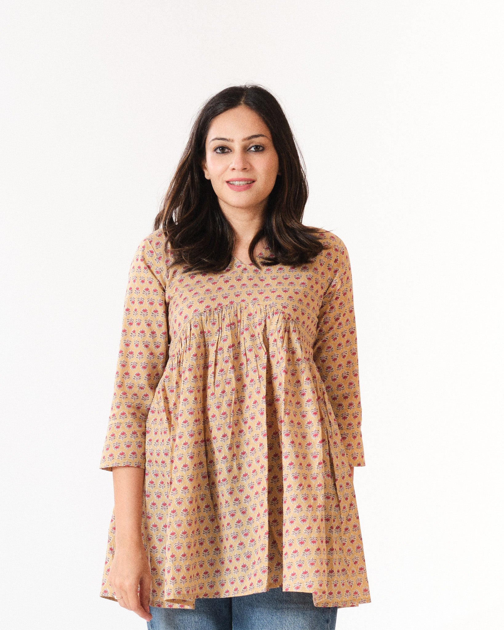 sanaya — short top