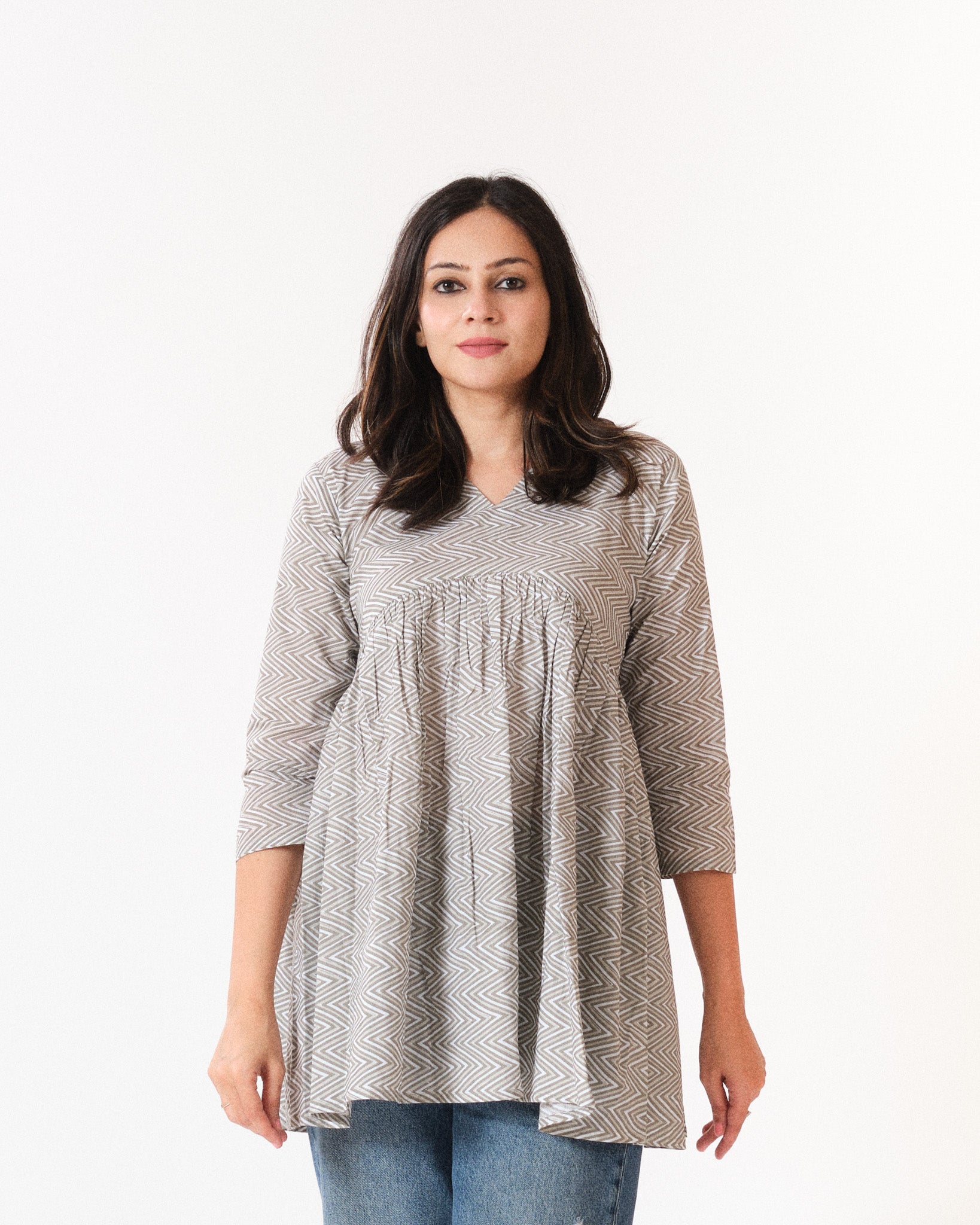 brinda β short top