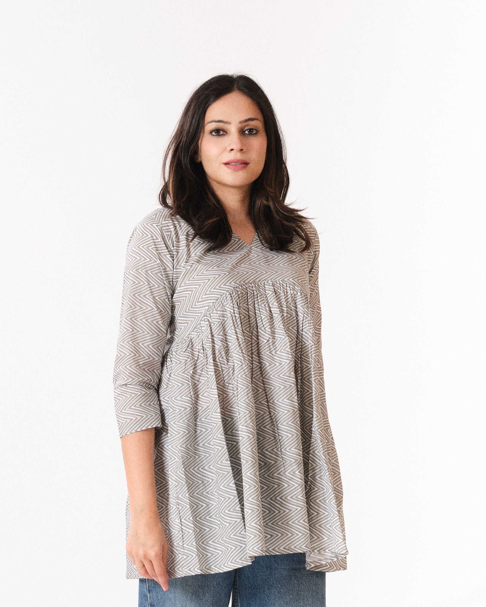 brinda β short top