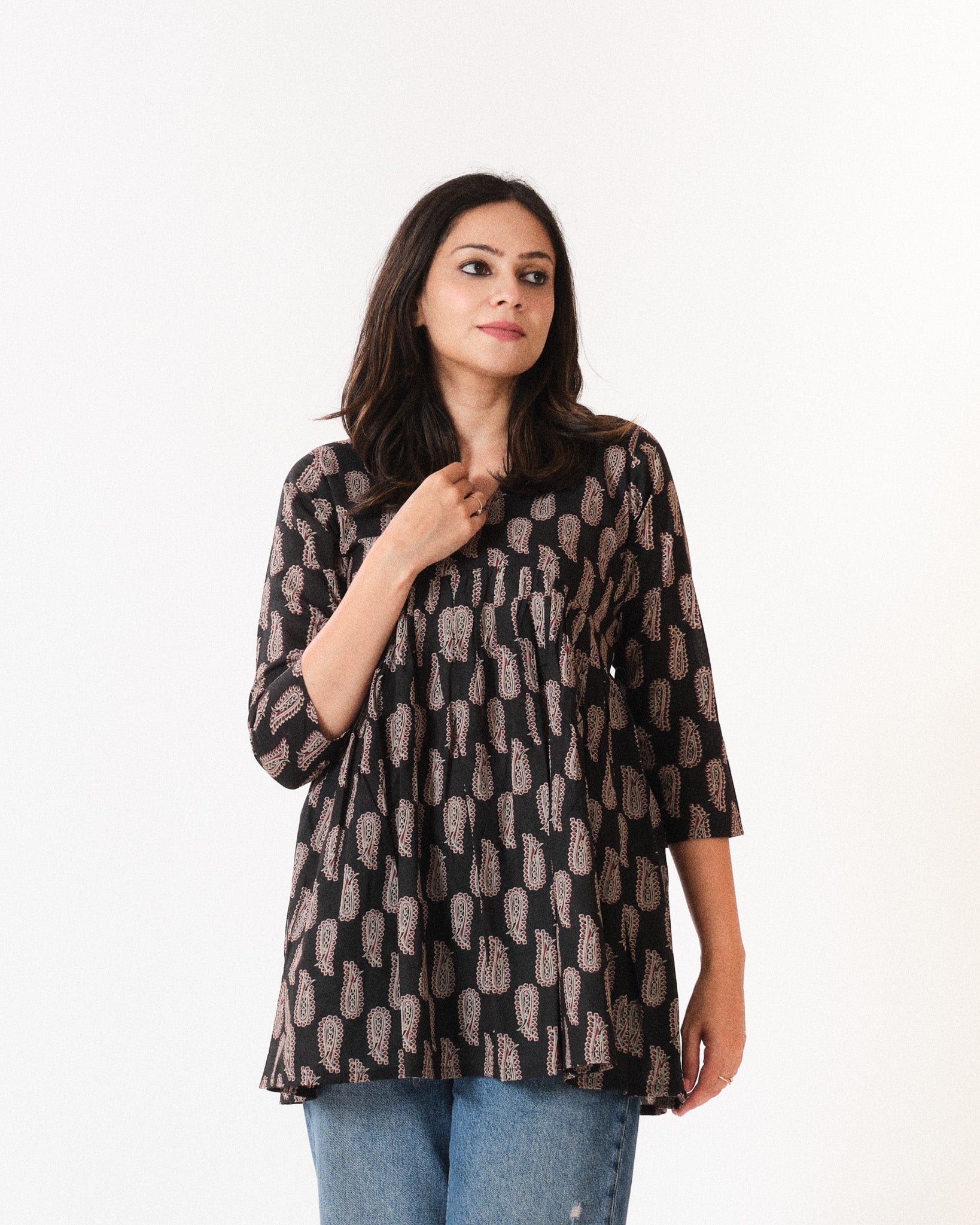 anika β short top