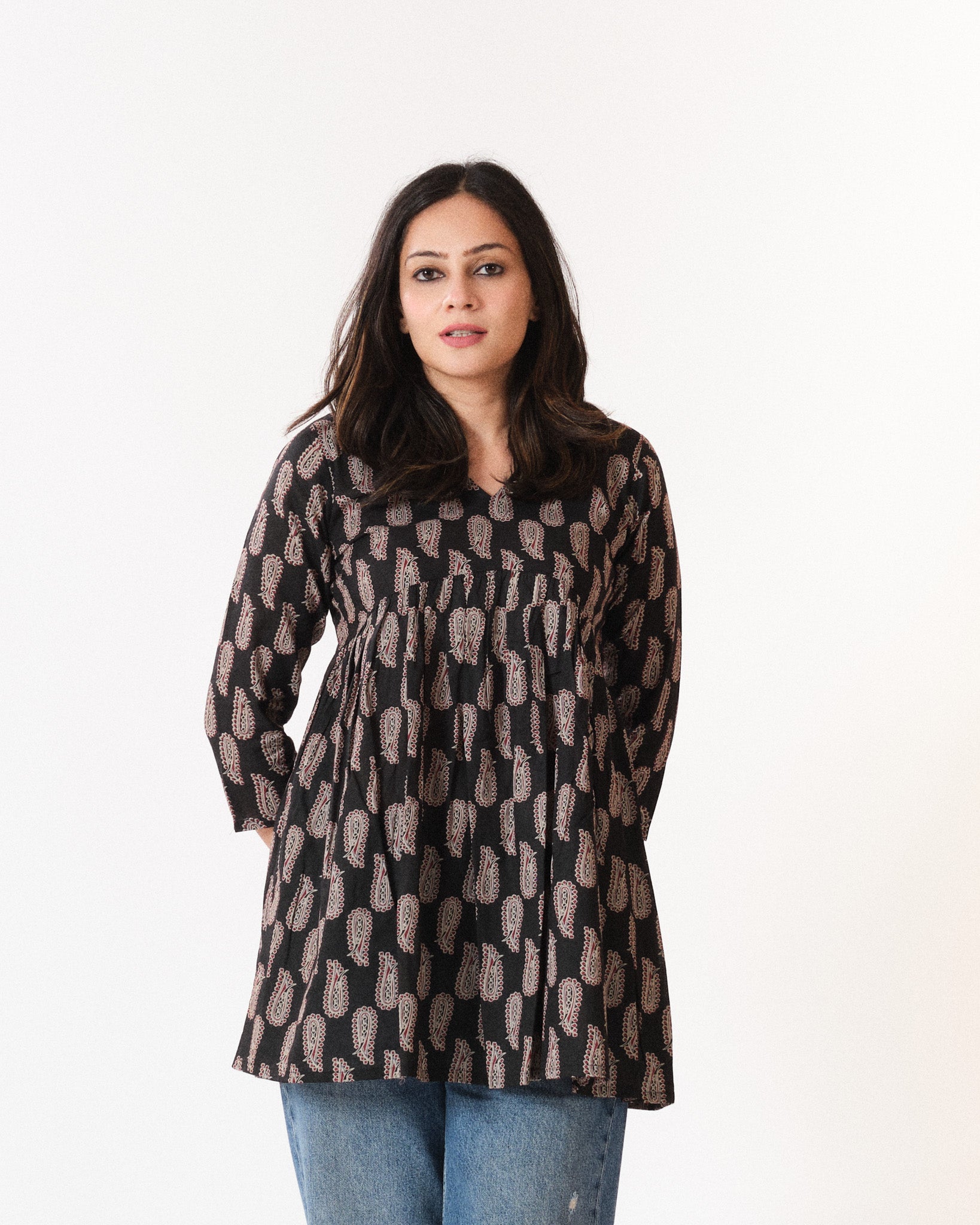 anika β short top