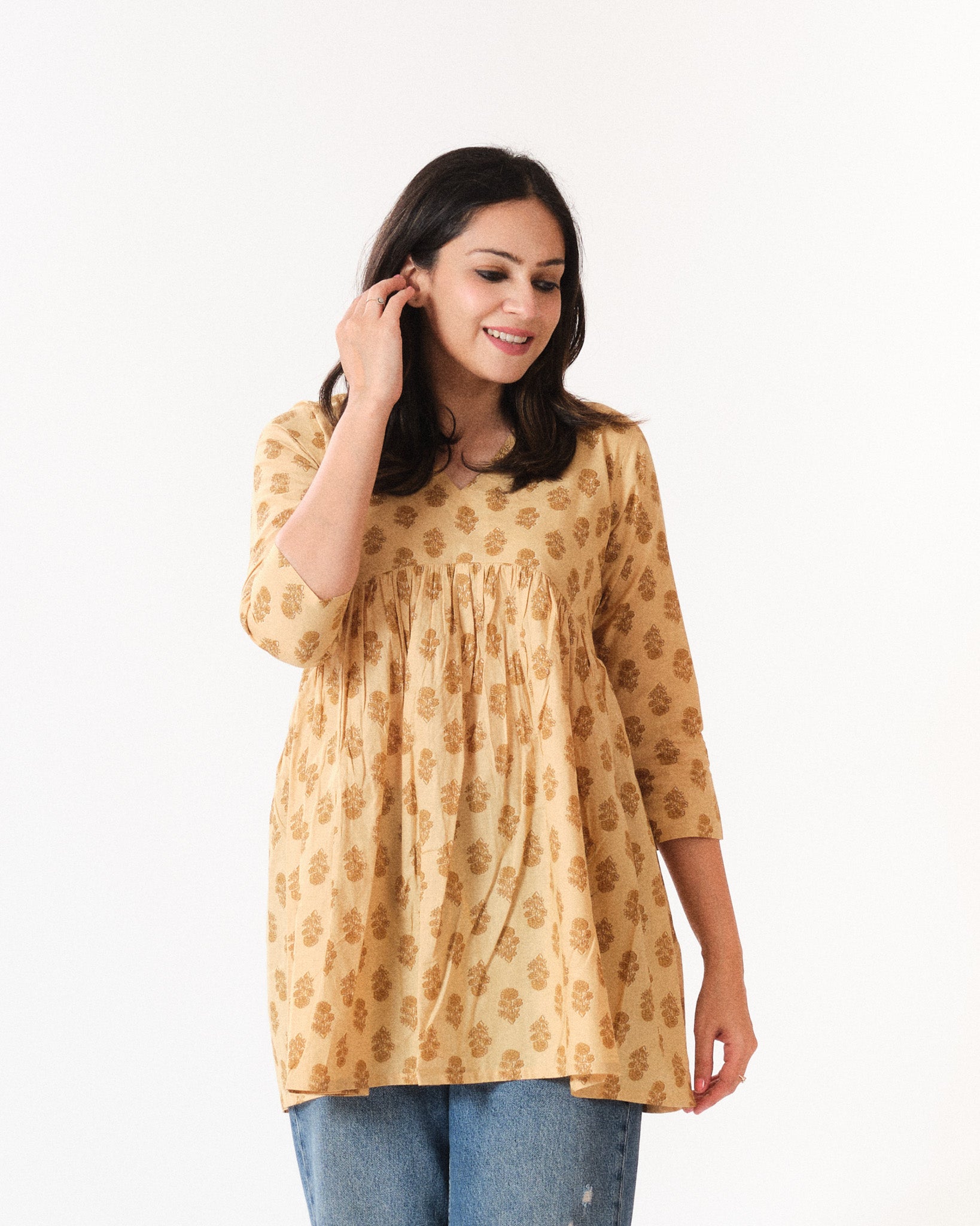 vriti β short top