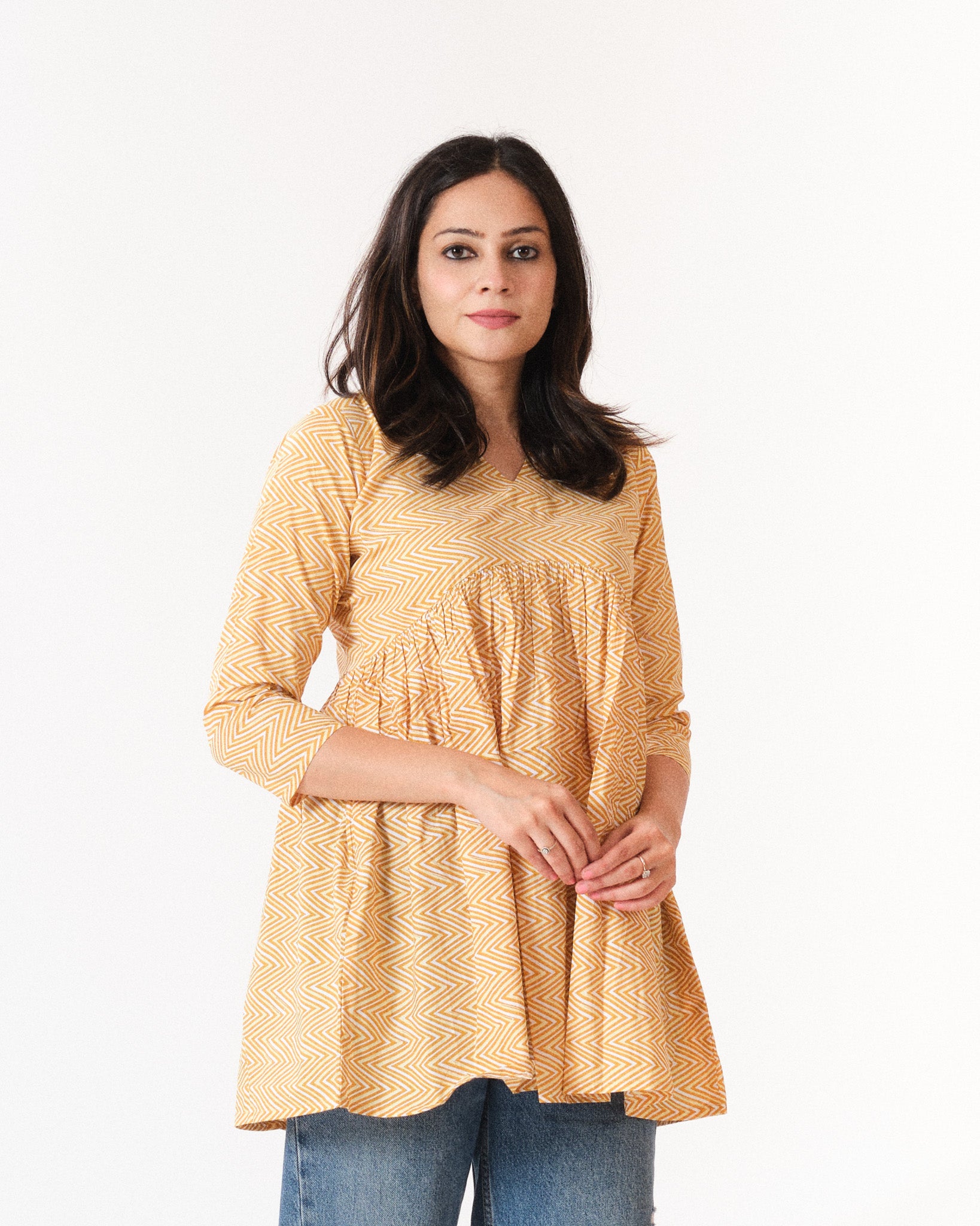 unnati β short top