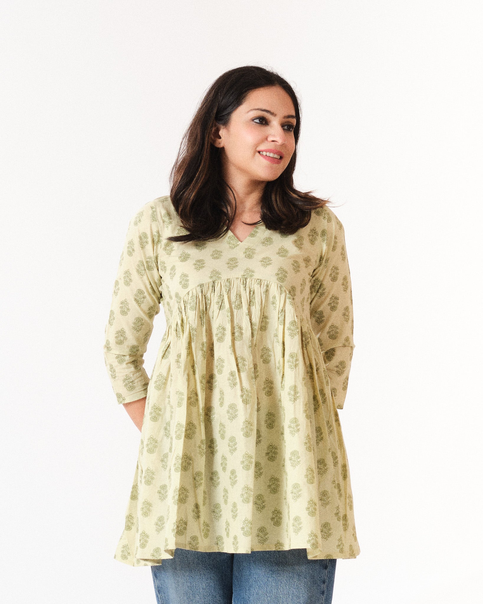 ruhi β short top