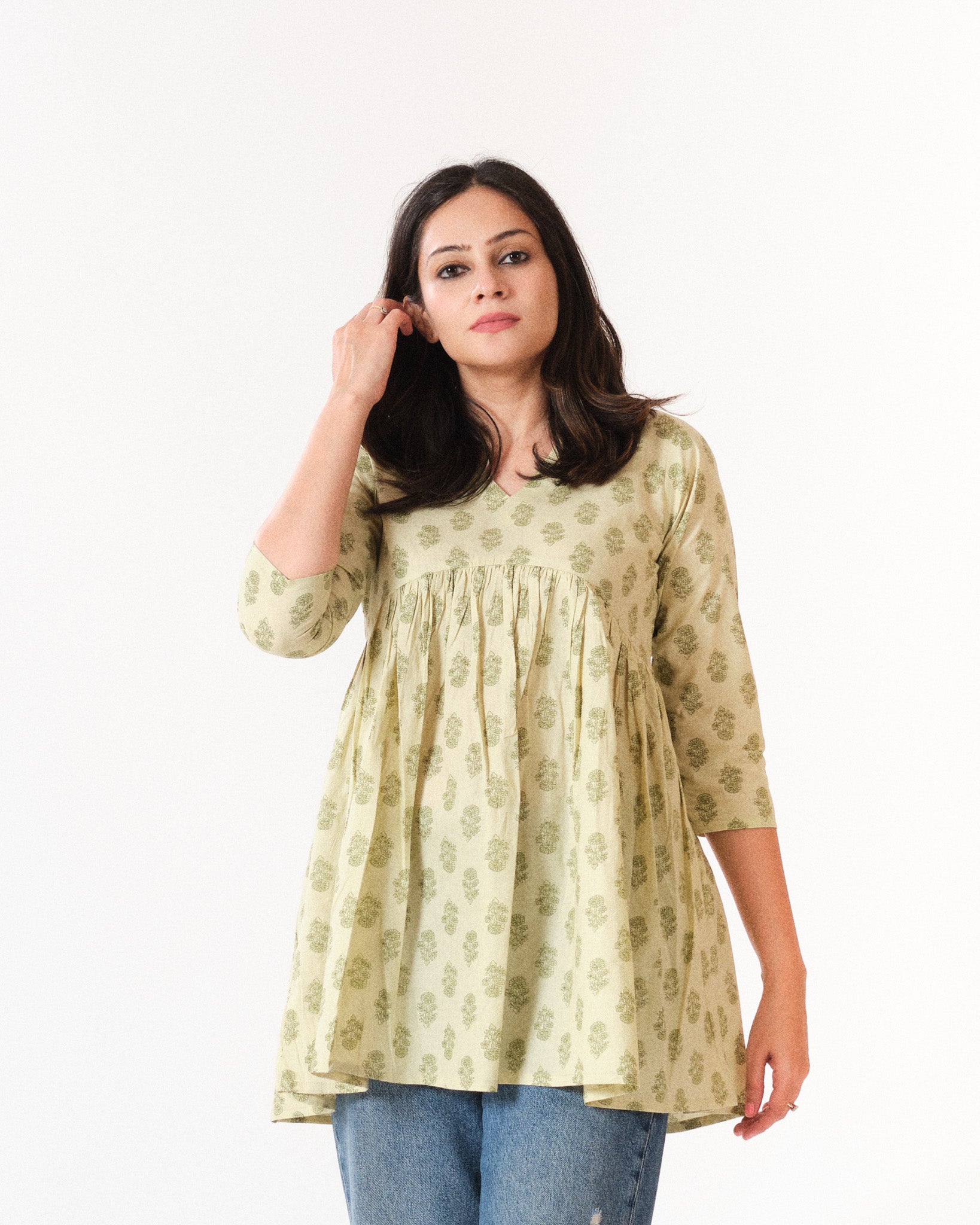 ruhi β short top