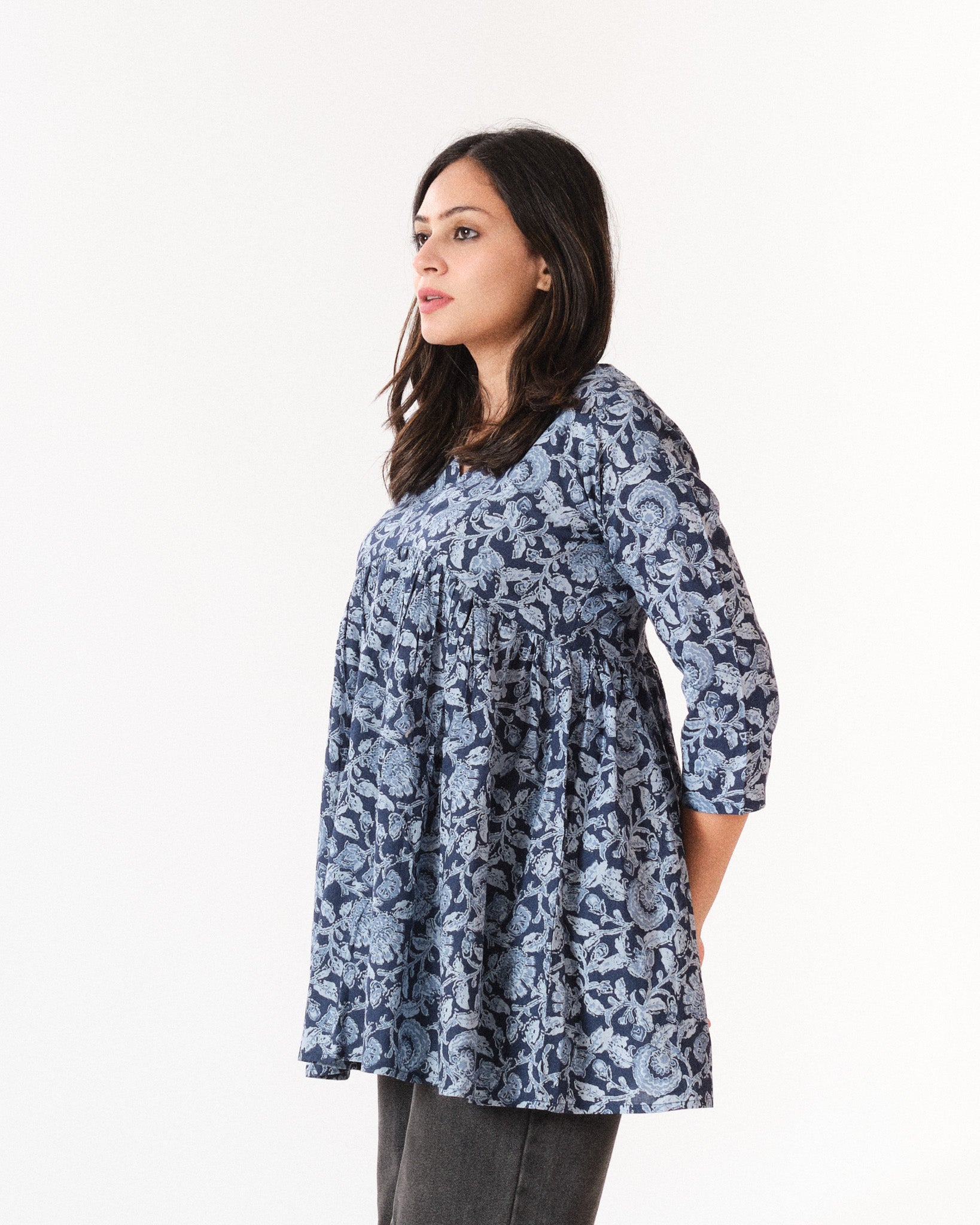 savya β short top